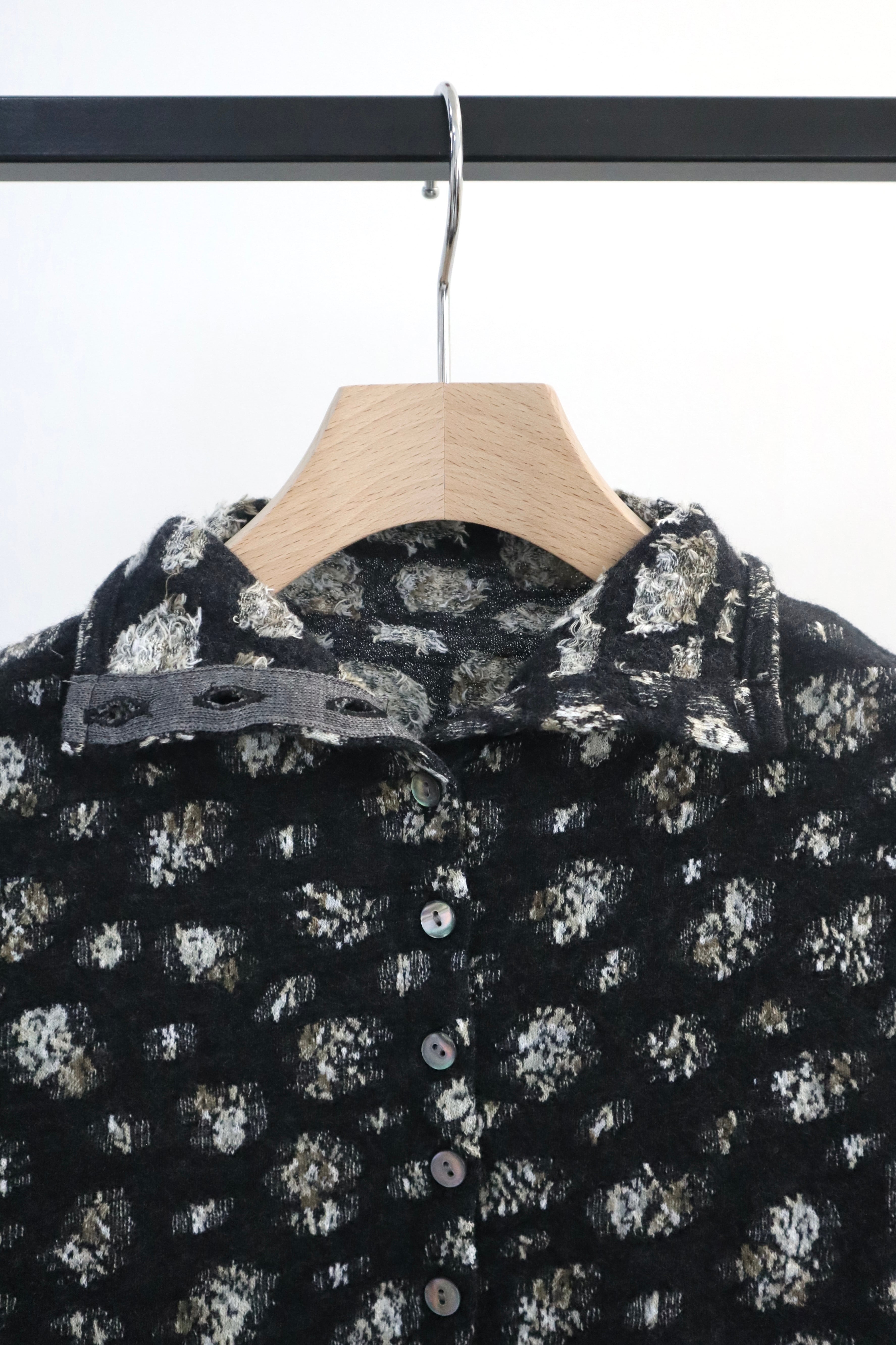ERiKOKATORi】flower wool high neck top | TOLMA.