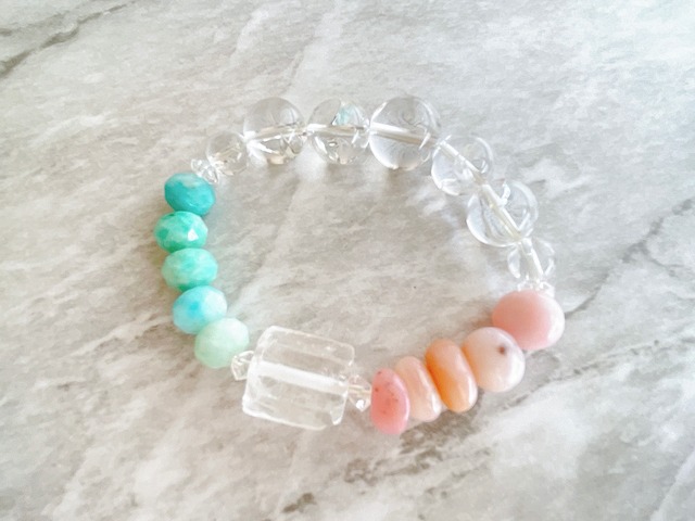 ラフロッククリスタル×ピンクオパール×アマゾナイト×レインボークリスタルのブレスレット ✧ Rough rock crystal × Pink opal × Amazonite × Rainbow crystal Bracelet