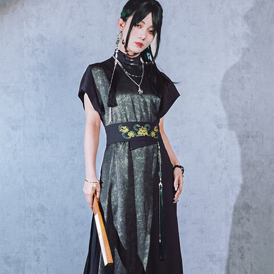 サブカル 服 地雷系 通販 チャイナ風服 古怪舎 ベルト 刺繍 蛇柄 腰帯 中華系ファッション夏服