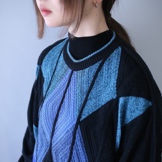 cold coloring diamond motif pattern loose silhouette knit