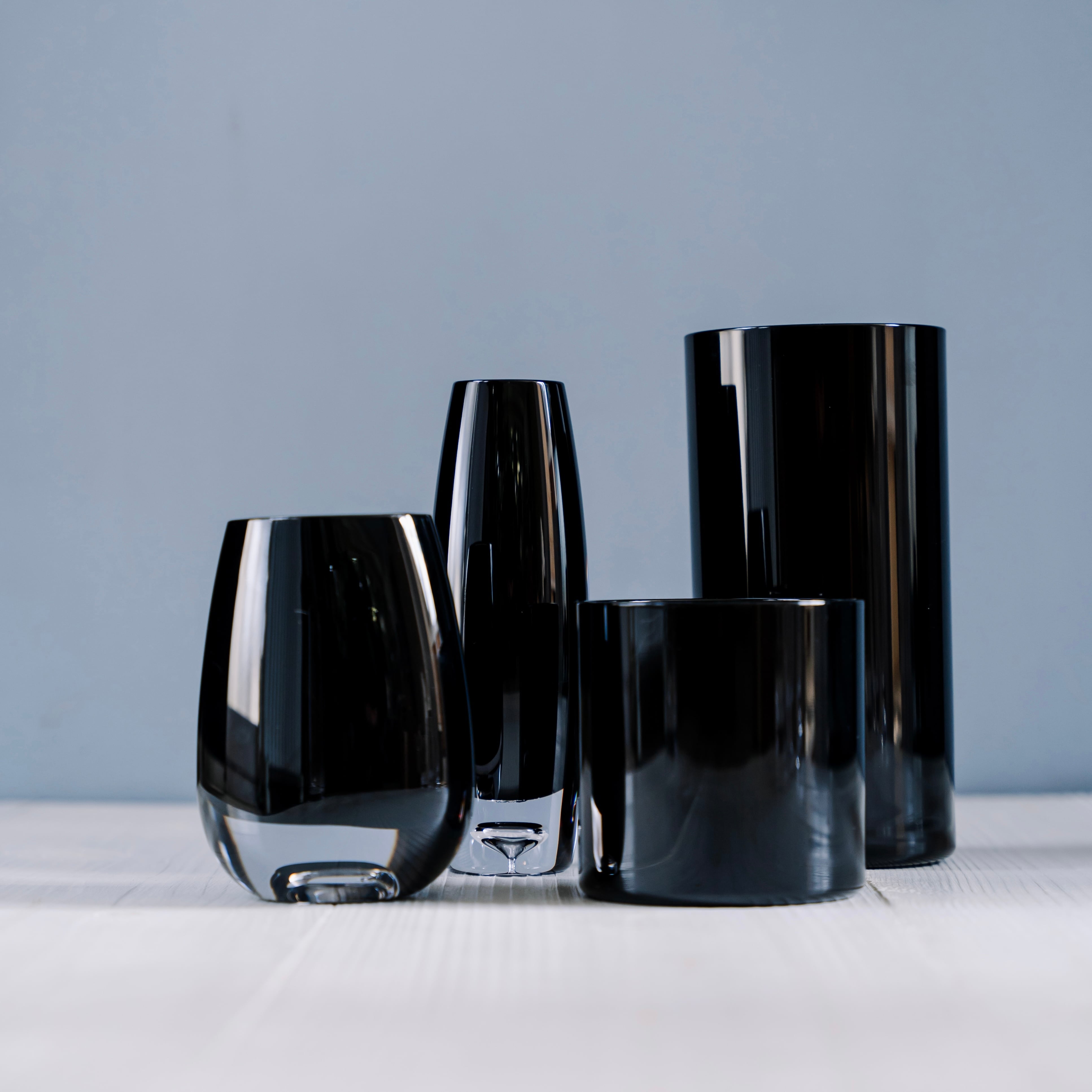 アンティーク　黒色ガラス　一輪挿し　ブラック われない花瓶 一輪挿 18cm ブラック | V.PARK