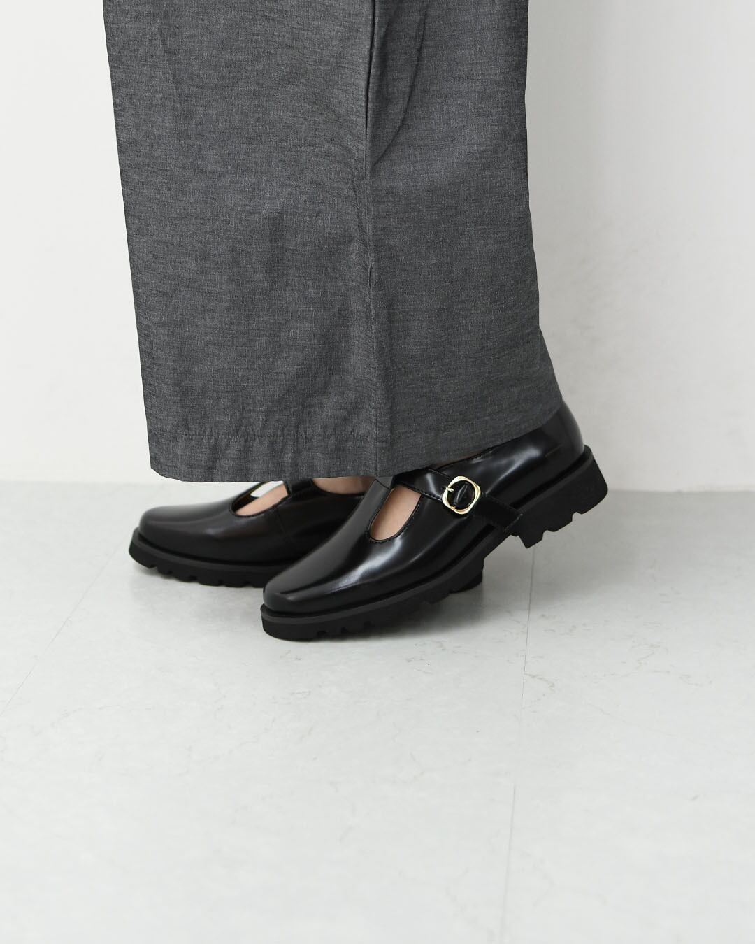 ARTESANOS [アルテサノス] Tストラップローファー [NSH312-31F