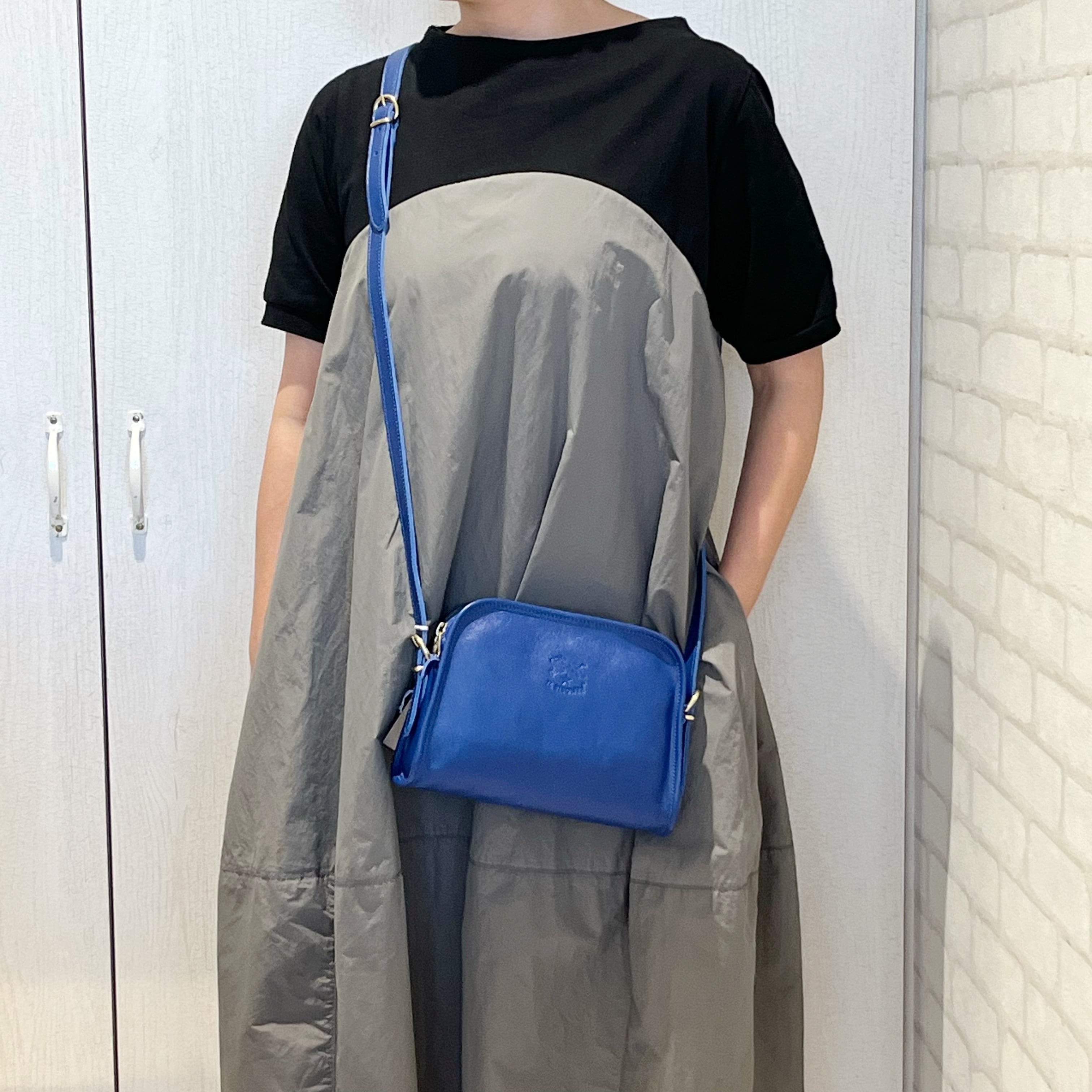 シーズン限定カラー/IL BISONTE/07111/ショルダーバッグ(ブルー) | QREEQ 