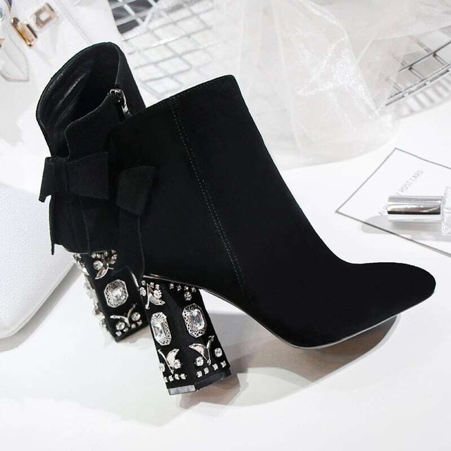 ジュエリーヒールショートブーツ　F018