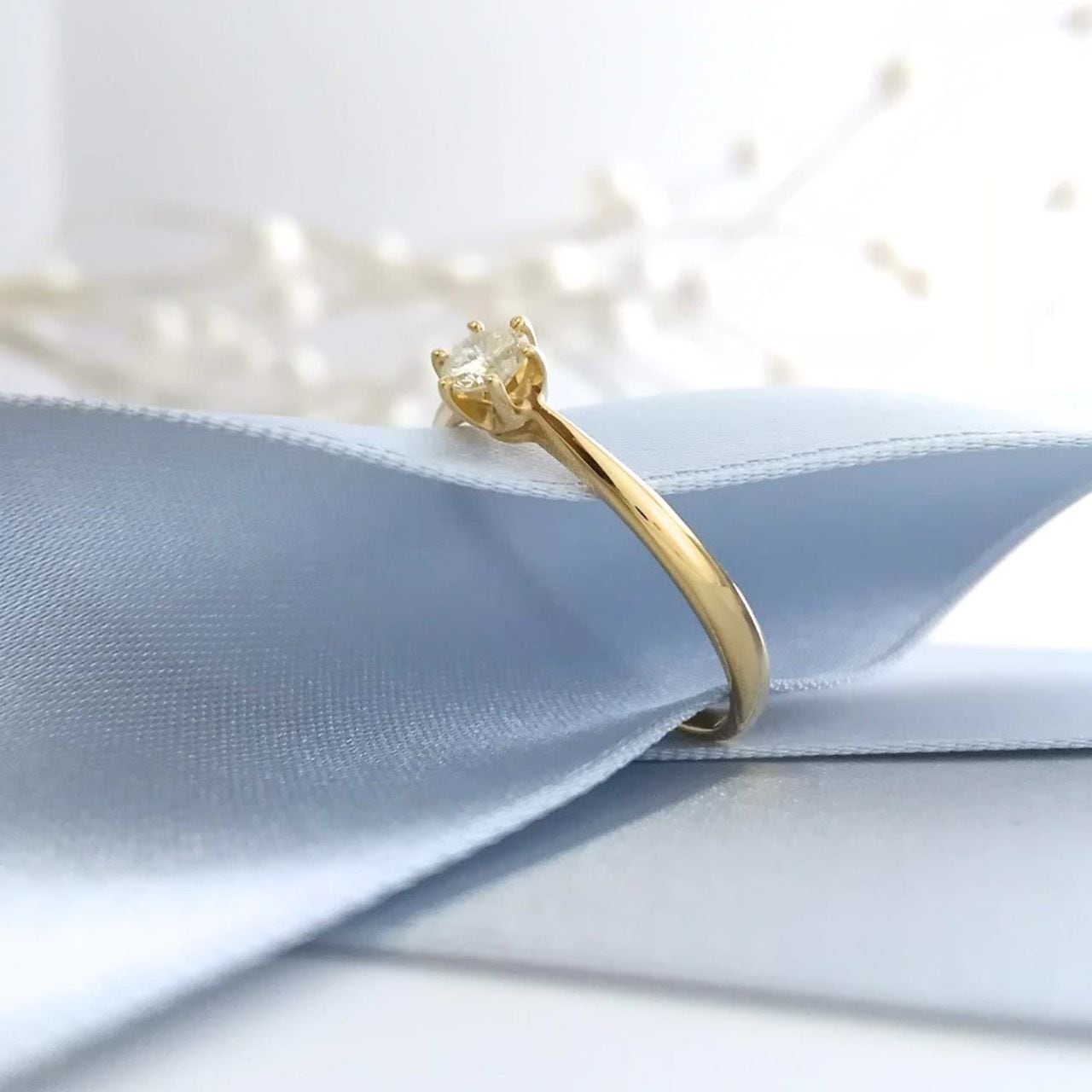 K18イエローゴールド高品位 華やかで上質なダイヤモンドリング（婚約