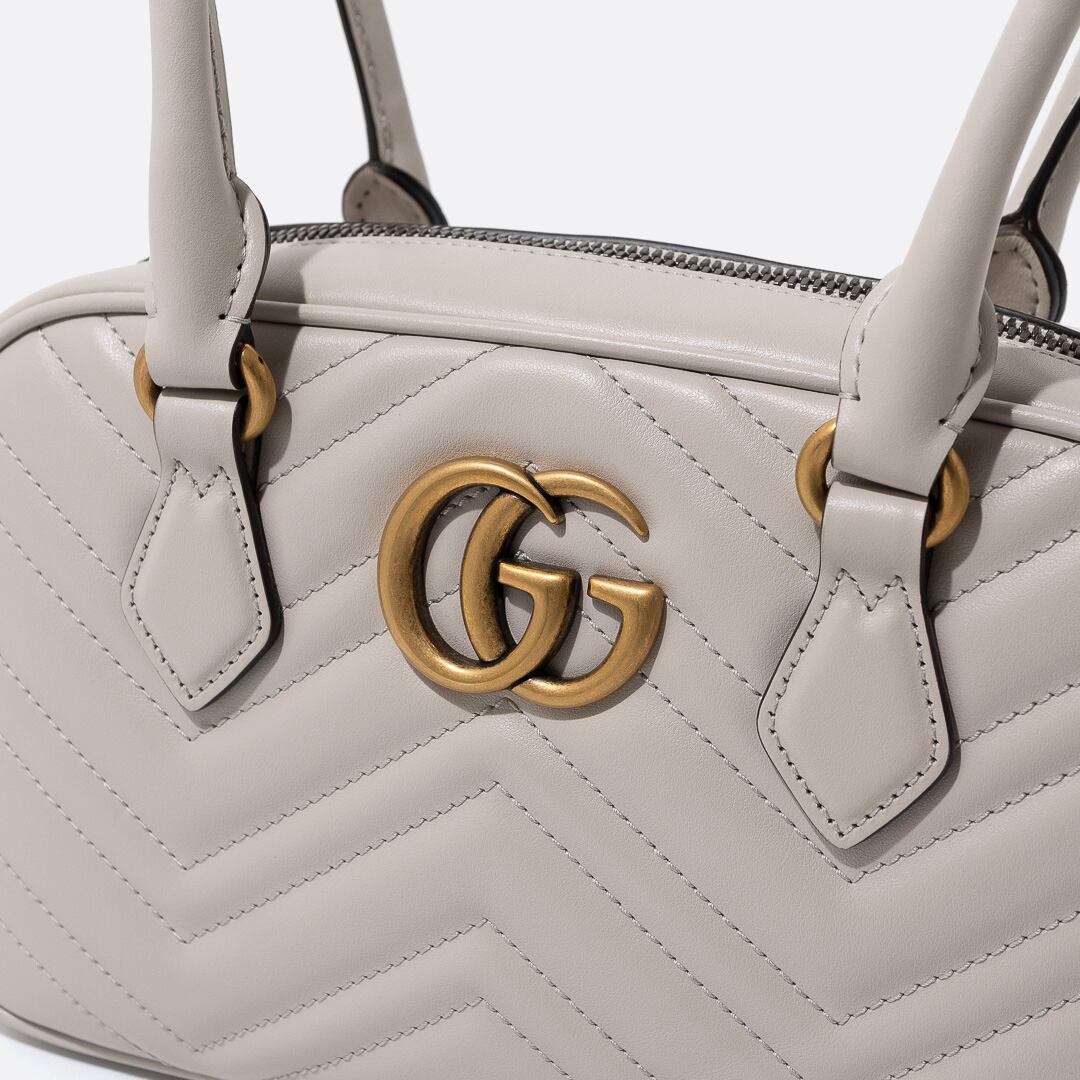 GUCCI GGマーモント スモール トップハンドルバッグ ライトグレー