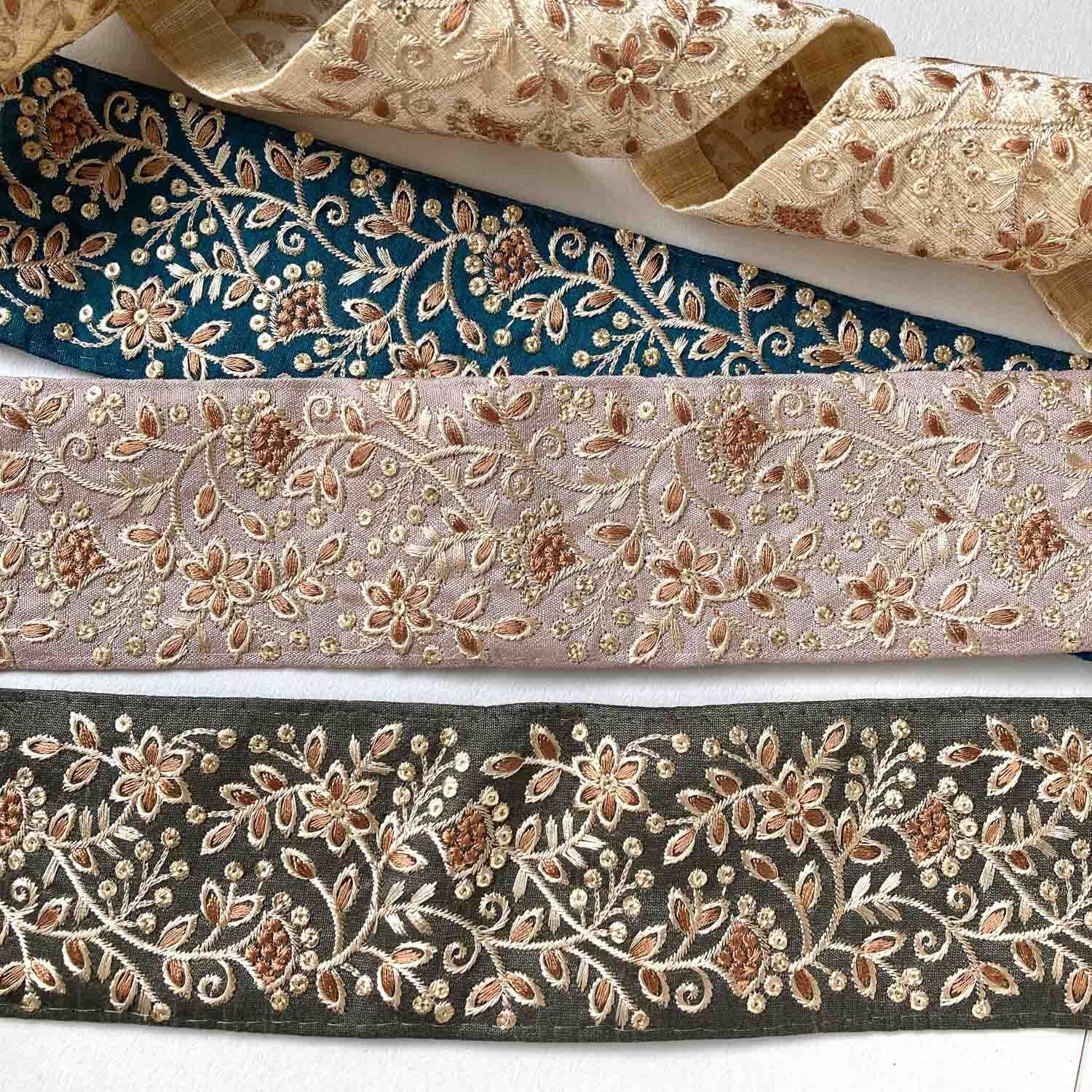 ベージュライン縁どり草花模様インド刺繍リボン(50cm〜) | Dua ベージュライン縁どり草花模様インド刺繍リボン(50cm〜) | Dua