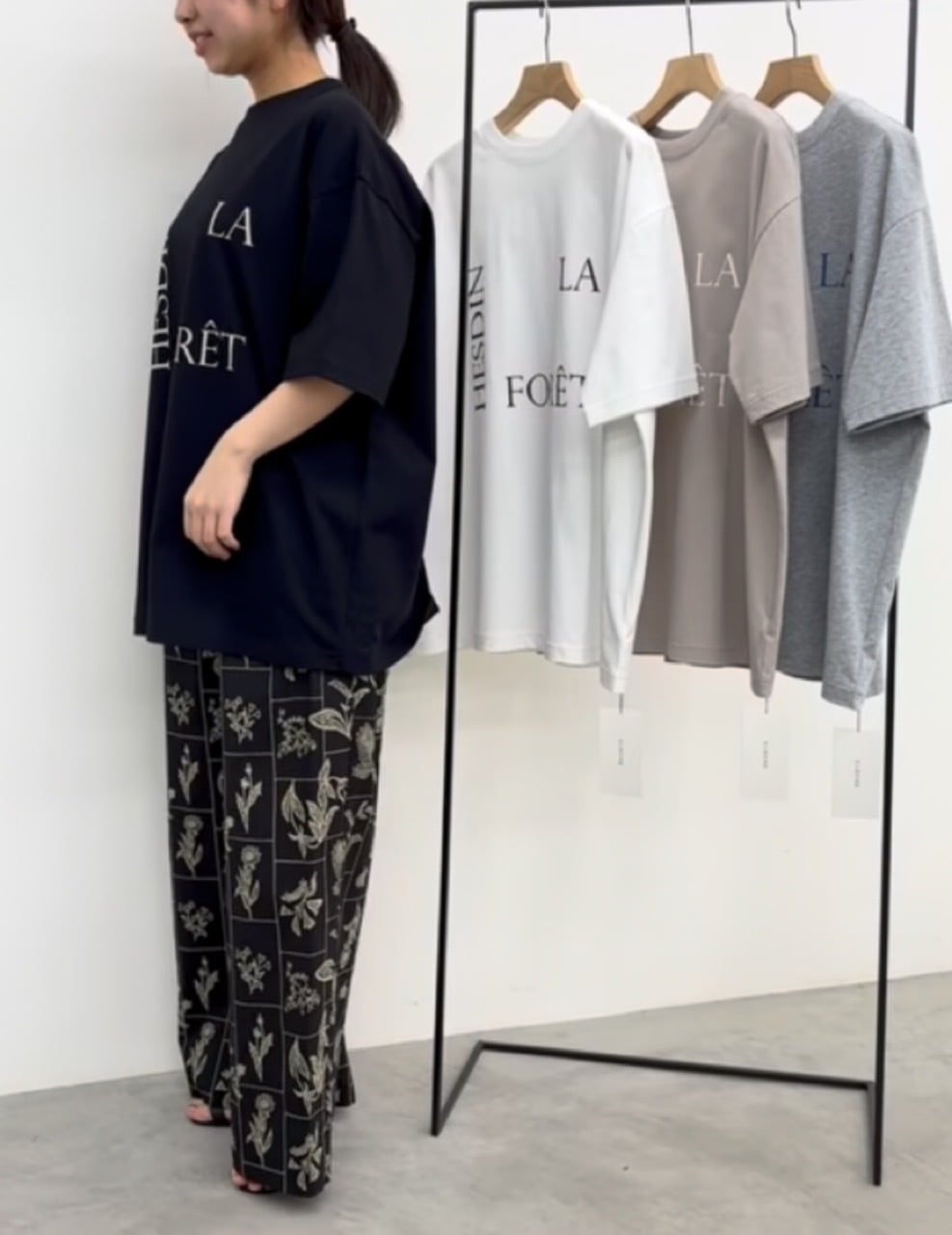 CLOCHE(クロッシェ)】ロゴプリント五分袖Tシャツ［612-85735