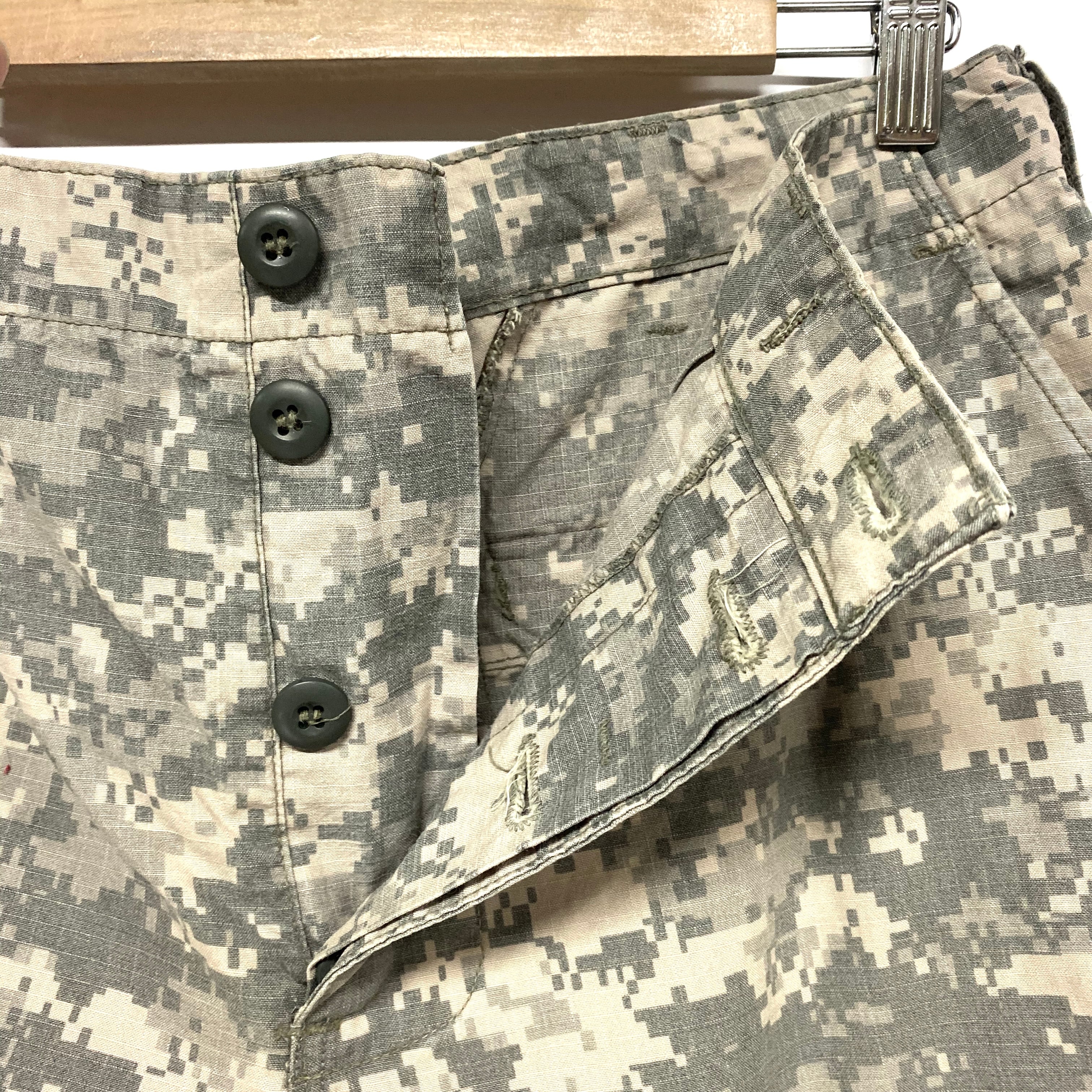 アメリカ　ミリタリー　軍物　迷彩　カーゴパンツ　ベージュ　メンズ