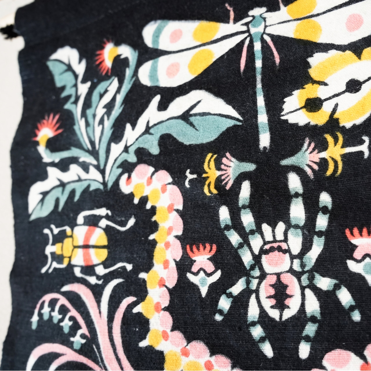 柴田真央 | タペストリー虫・画像3