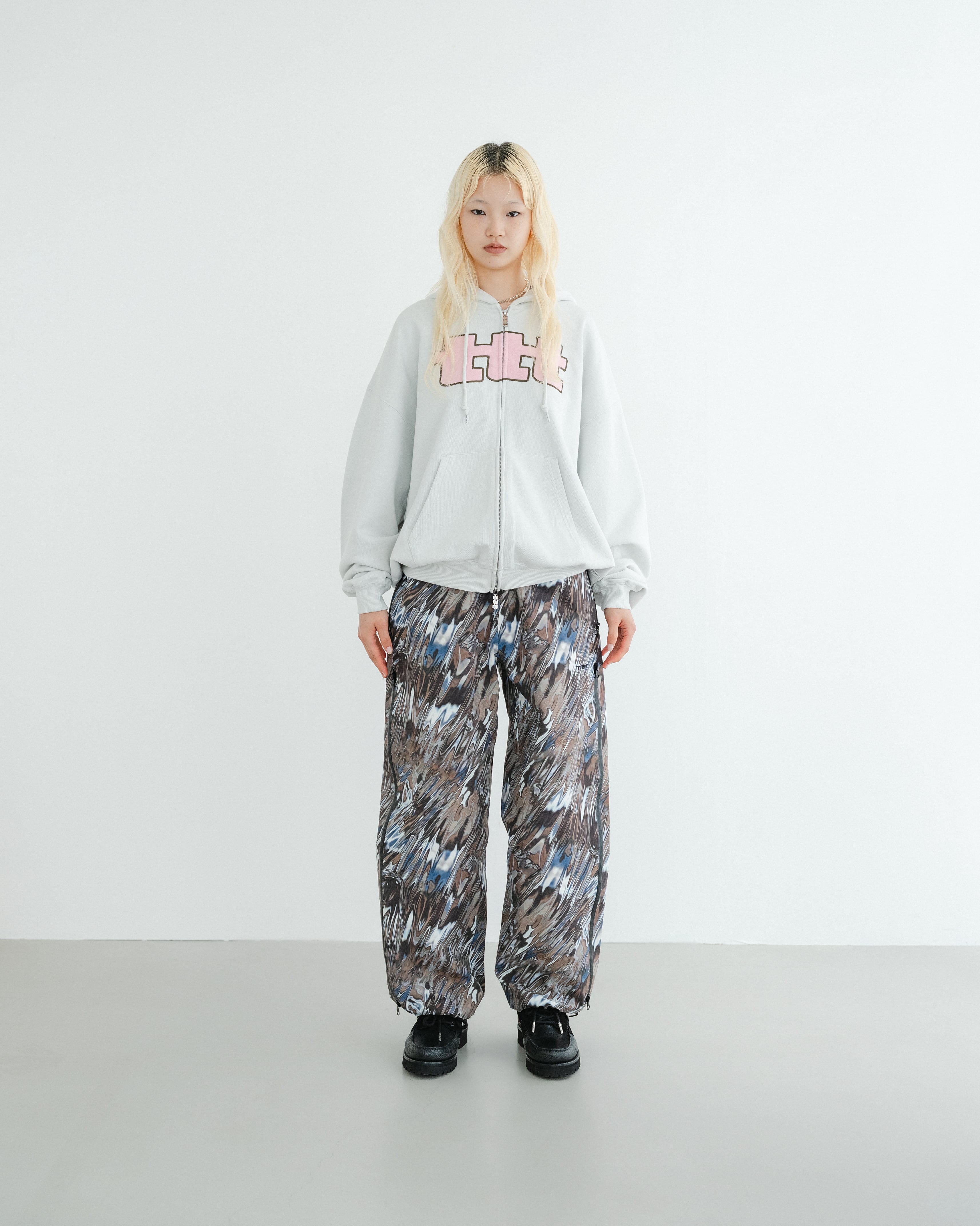 抽選販売》ttt big logo zip up hoodie（LIGHT BLUE） | TTTMSW