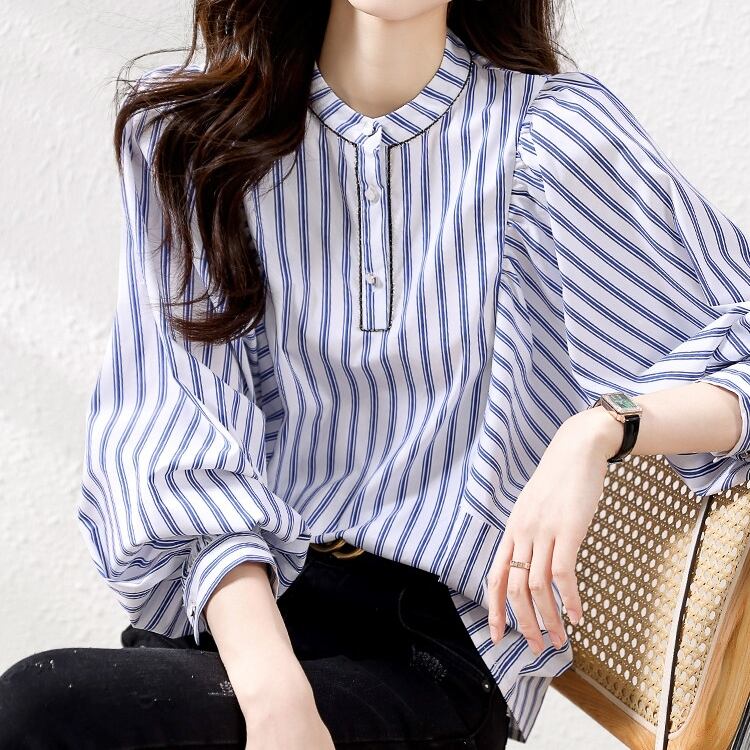 トップス レディース シャツ ブラウス 長袖 ボーダー 柄シャツ ラウンドネック ストライプ リラックス バルーンスリーブ かわいい 大人可愛い きれいめ カジュアル 大人 上品 おしゃれ お洒落 かっこいい レトロ 送料無料 ラフ クール エレガント 無地 春 秋 10代 20代 30代 40代 50代 オフィス ビジネス OL 通勤 学生 通学 デート お出かけ 女子会 休日 着回し 普段使い 重ね着 韓国 韓国系 ファッション コーデ スタイル モテ 体型カバー 流行 S M L XL
