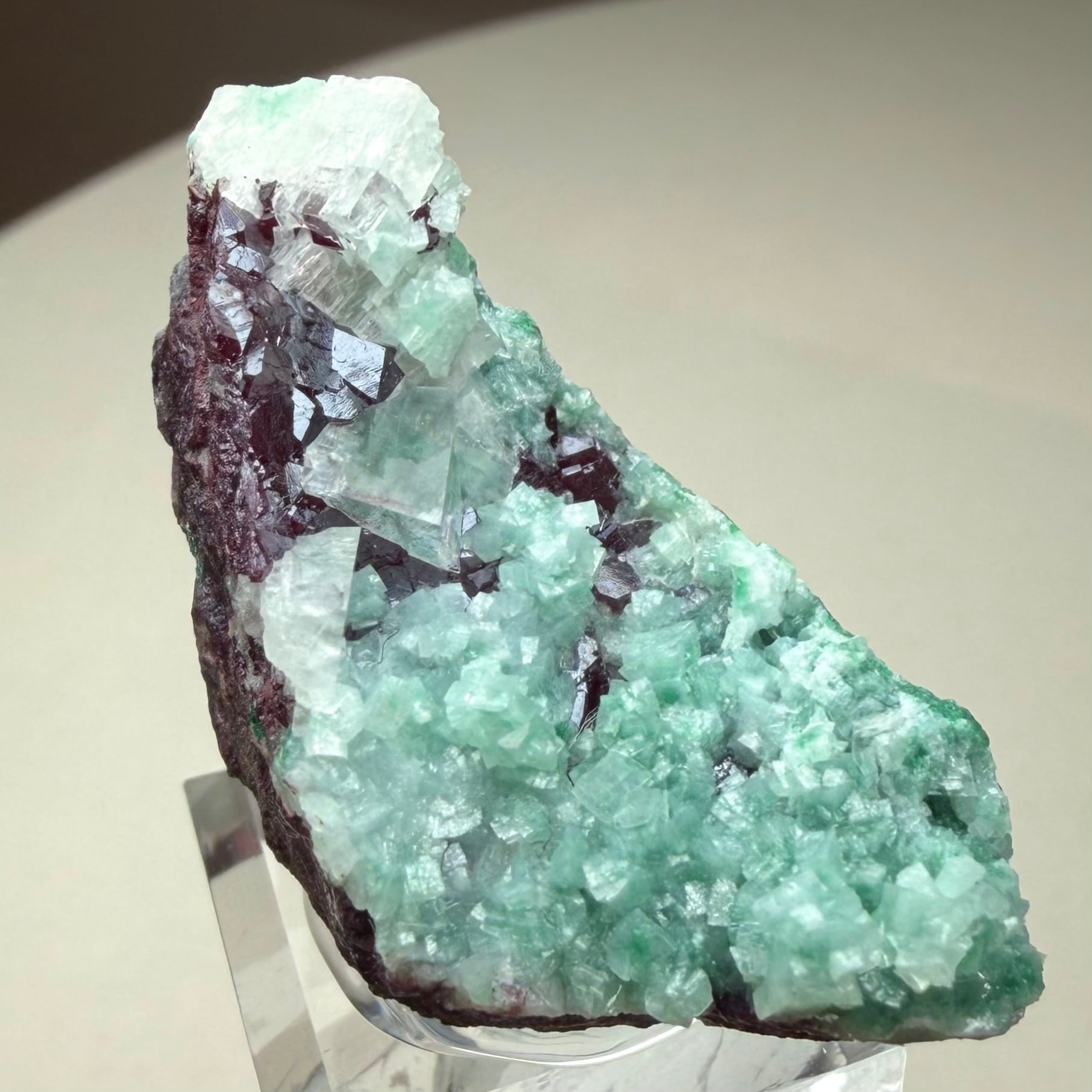カルサイト / マラカイト / キュプライト【Calcite with Malachite on Cuprite】ナミビア産