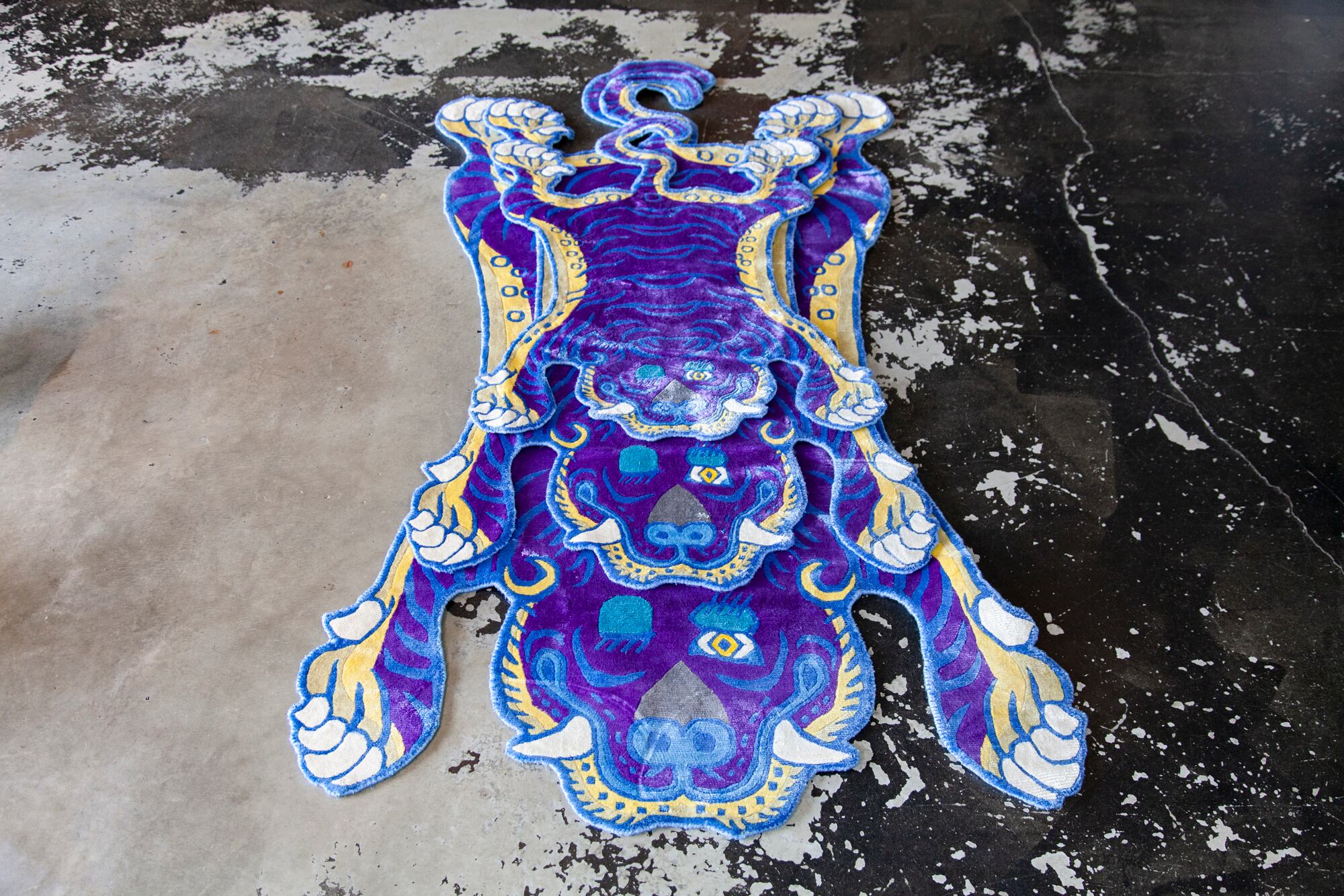 【最終値下げ】チベタンタイガーラグ　Mサイズ　シルク Tibetan Tiger Rug 《Mサイズ•シルク•オリジナル•パープルバージョン