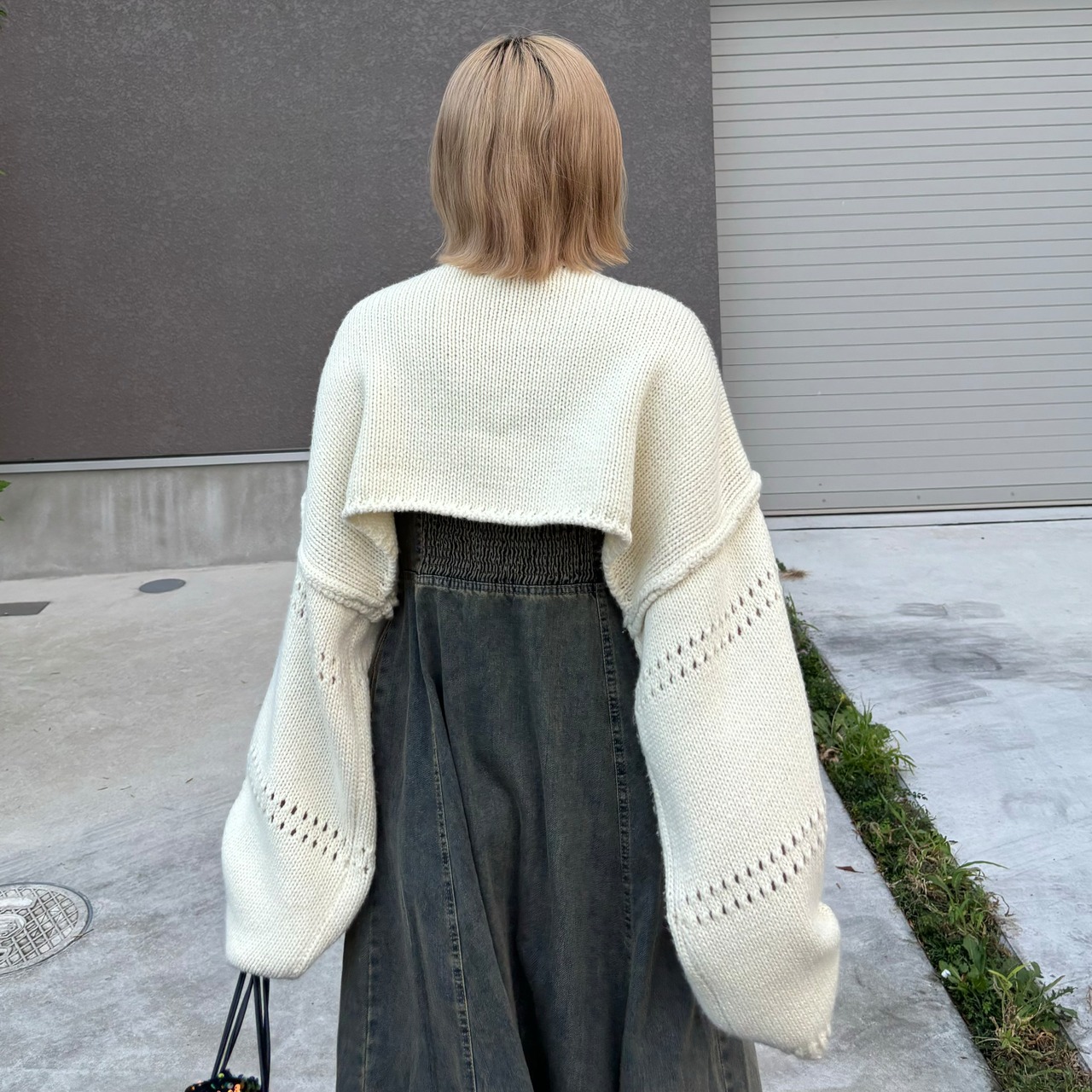 Eyelet patchwork design short knit CD／white