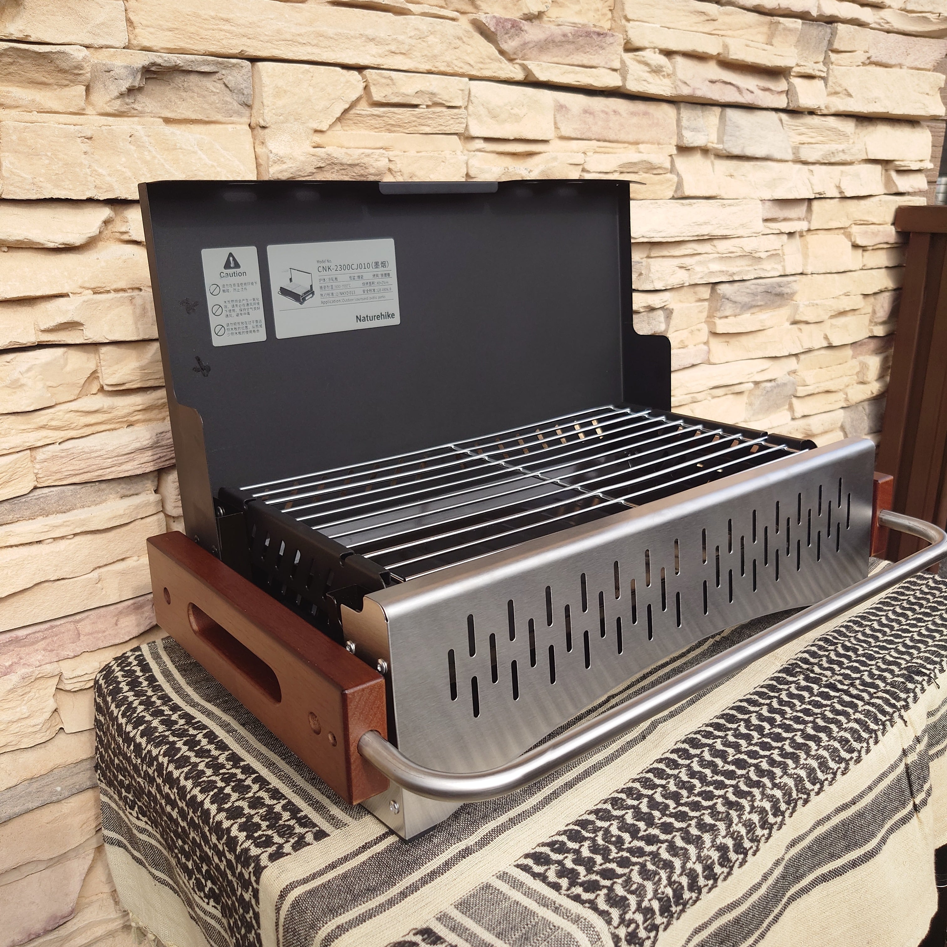 【Naturehike ネイチャーハイク】トラベルグリル デスクトップ ※ブラック( 卓上 折りたたみ トップグリル 2~4人用 焼き網付き )