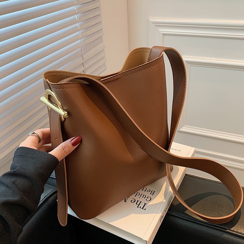 スタンダードオータムウィンター レトロ 秋物 冬物 メッセンジャーバッグ Tiancai_Wing_Bag10546163872