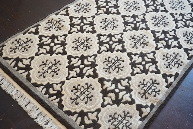 NATURAL FLOWER DIAMOND_FLOOR RUG_フロアラグ_ウールラグ_手織り