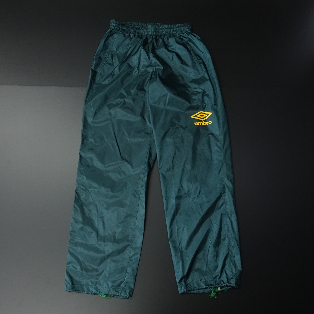 90s～ Vintage umbro アンブロ ナイロンパンツ デサント製 グリーン 90 