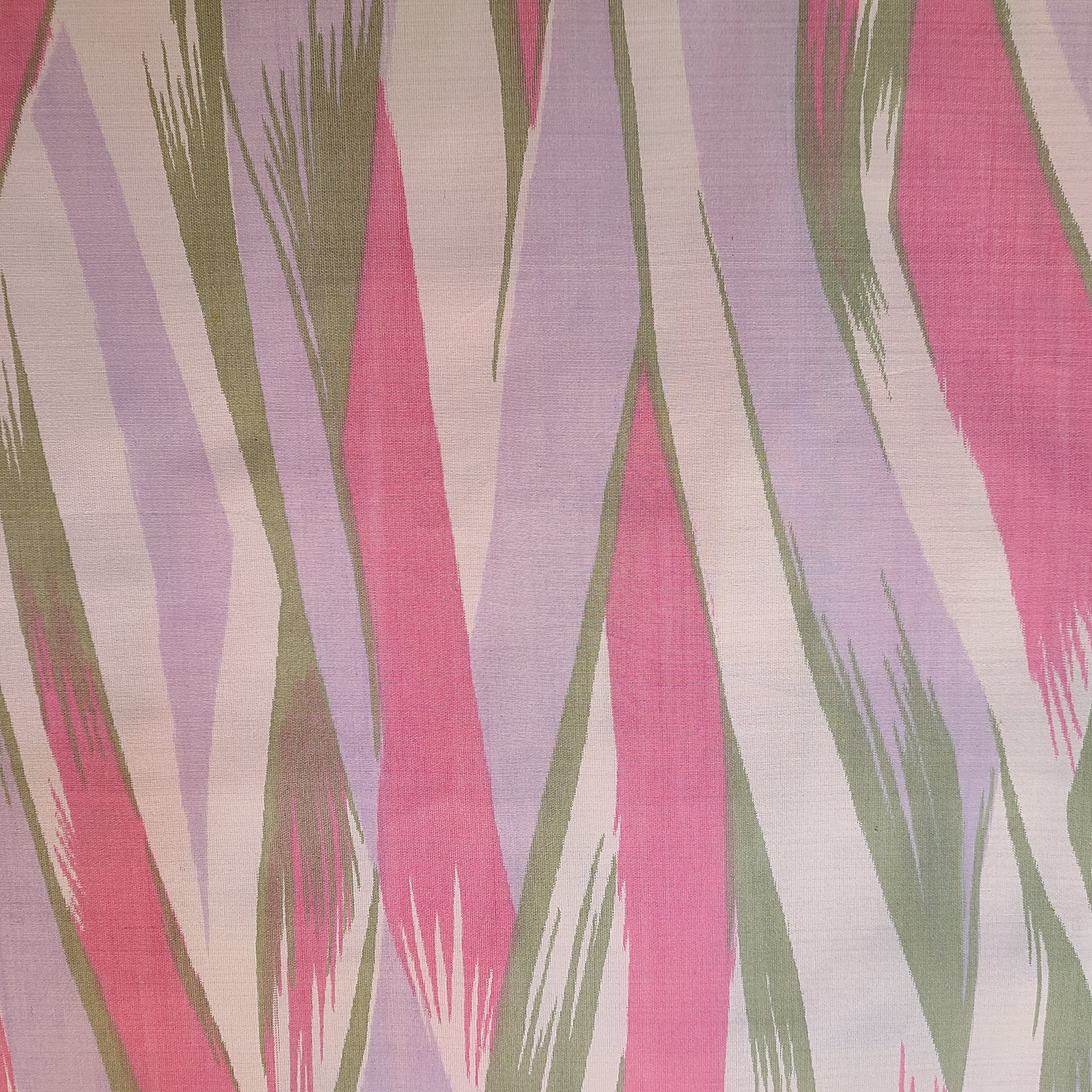 秩父銘仙SILKスカーフ〈幾何学柄ピンク〉 | 秩父織塾工房横山