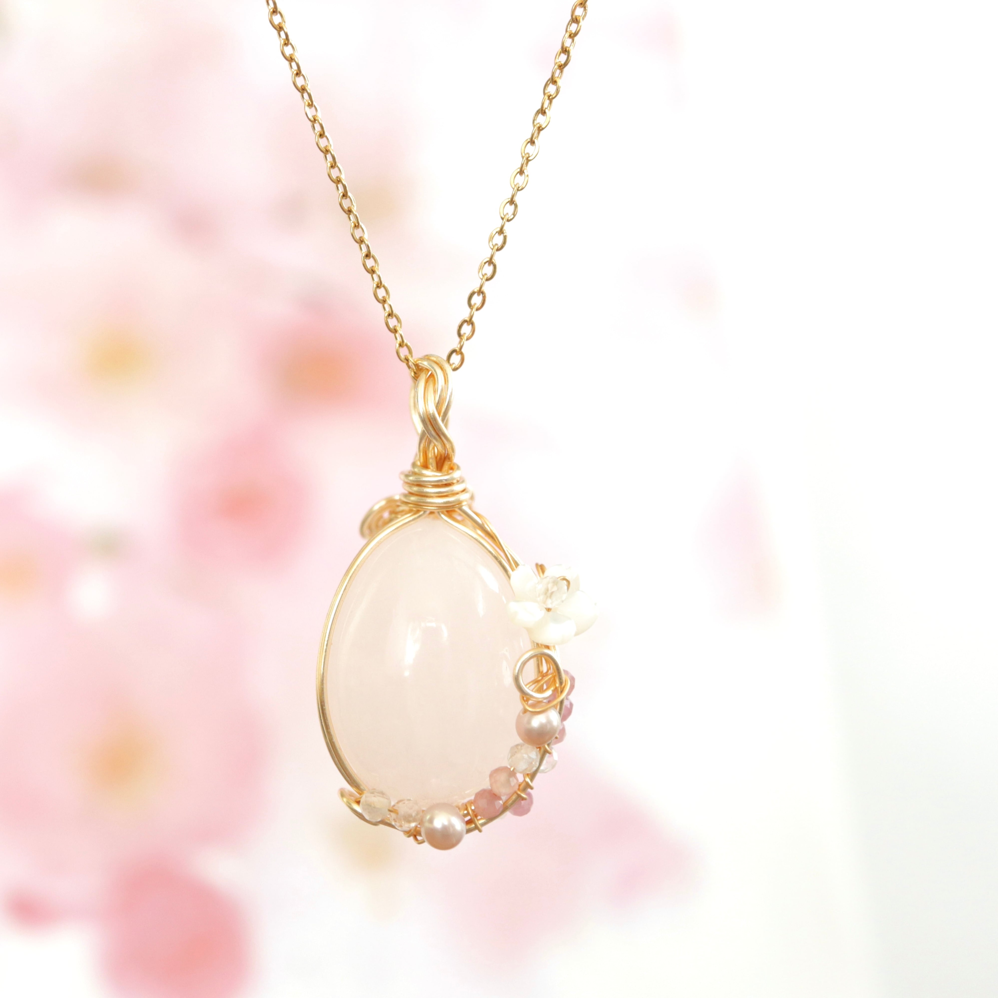 卵型 ローズクォーツ 可愛いペンダントトップ ワイヤーラッピング