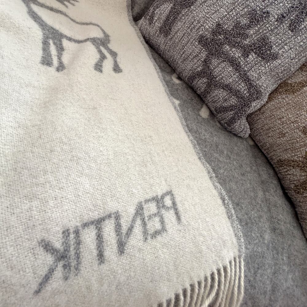 PENTIK】Saaga Blanket（サーガ ブランケット） グレー 130x170 cm