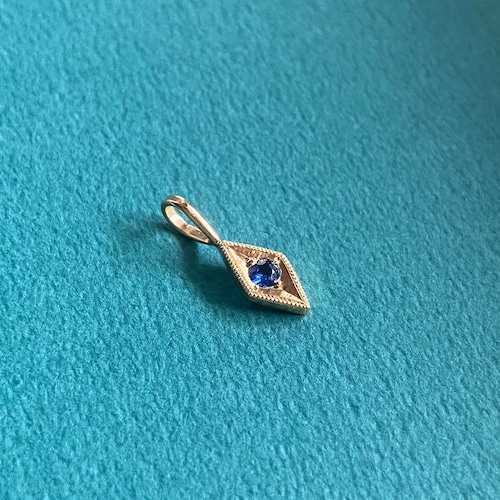 K18 Diamond Shaped Charm ／１８金製 ダイヤ型チャーム（サファイア／アクアマリン／ルビー）