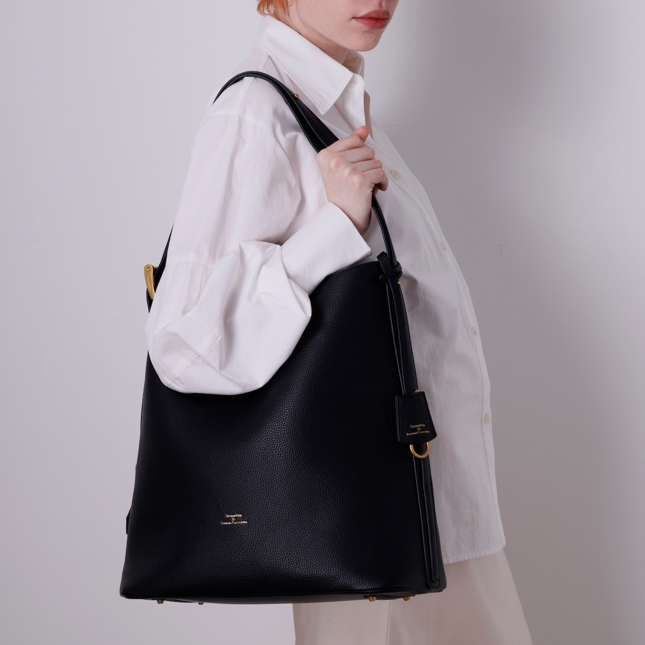 BELTED BUCKET BAG LARGE