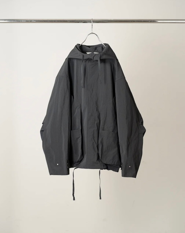 ANCELLM / WRINKLED NYLON OVER HOODIE (BLACK)