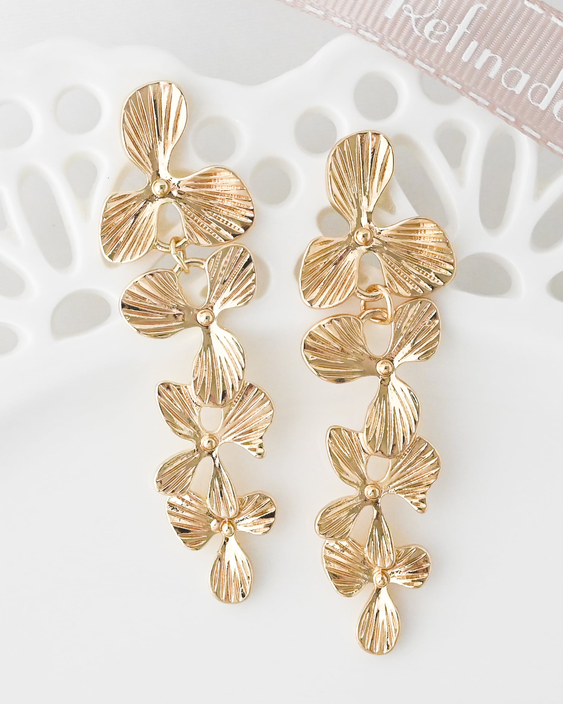 フラワーモチーフメタルピアス/イヤリング【AE2511-08】