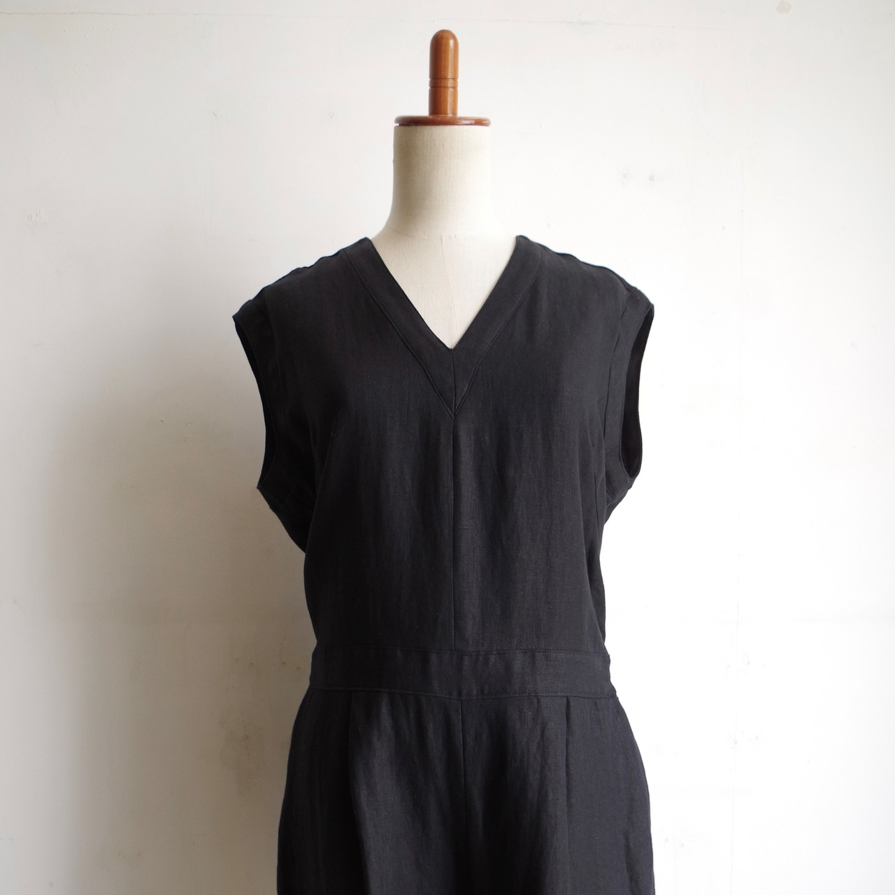 SINME  Vネックオールインワン ブラック