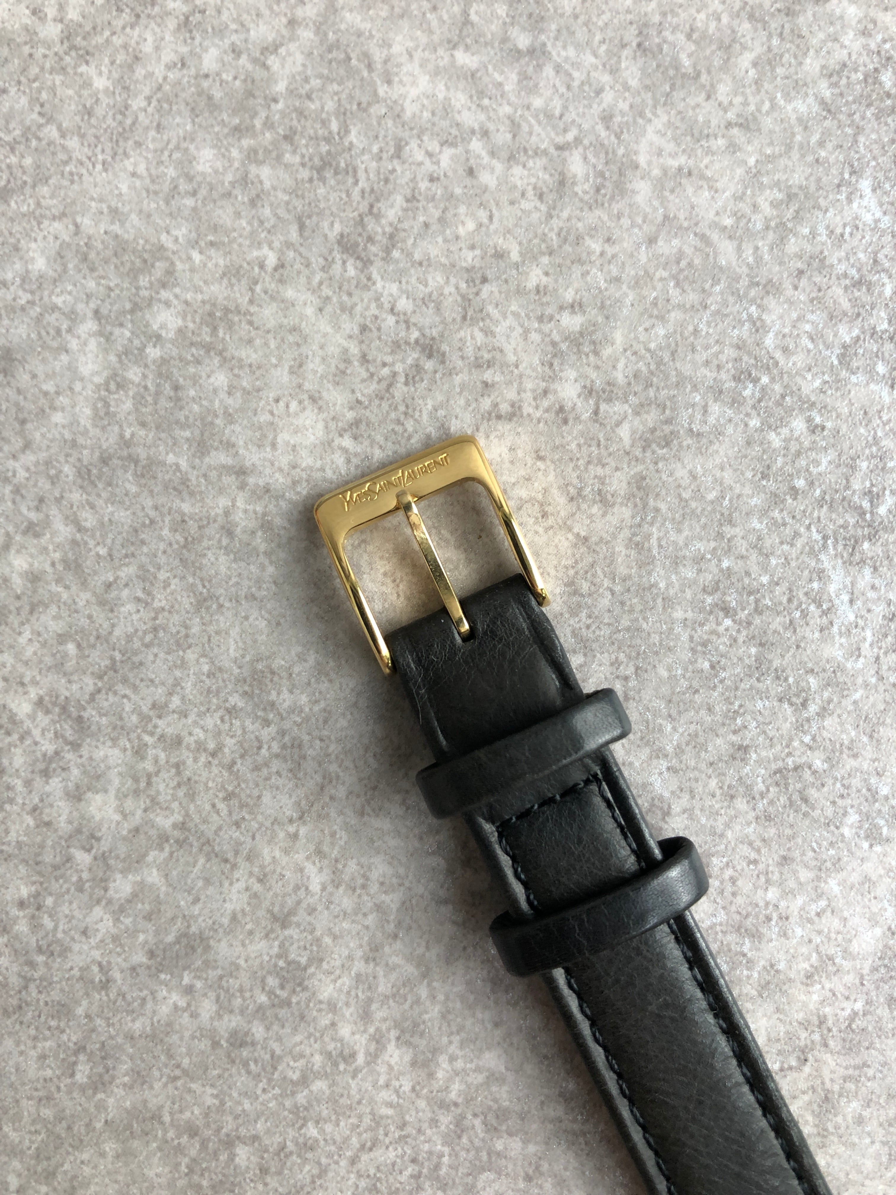 【美品】Yves Saint Laurent 腕時計 ゴールド スクエア 金 Yves Saint Laurent イヴ・サンローラン 腕時計 ゴールド スクエア