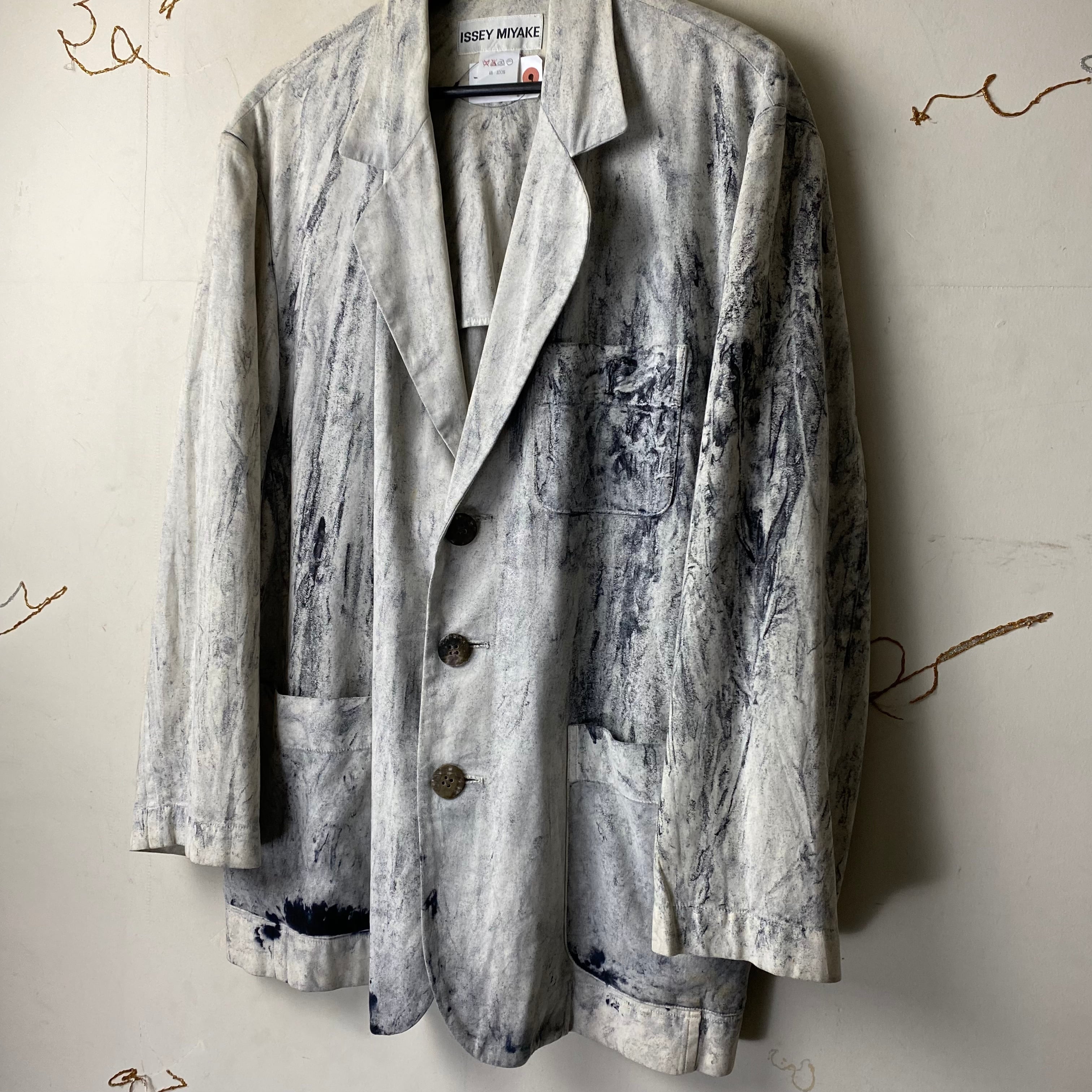 ISSEY MIYAKE marble print tailored jacket | NOIR ONLINE