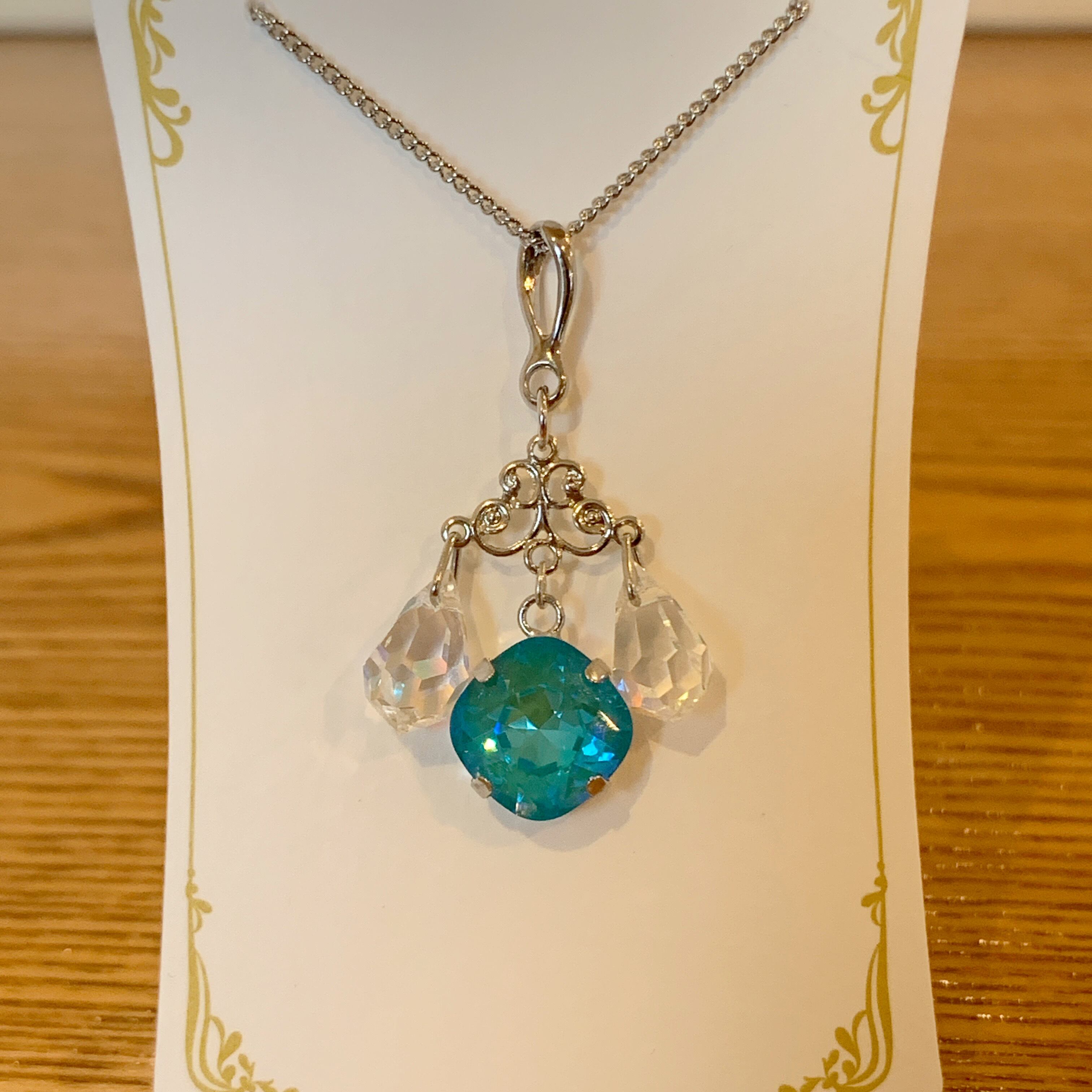 クリスタル・ラグーナ・ディライト スワロフスキー ネックレス