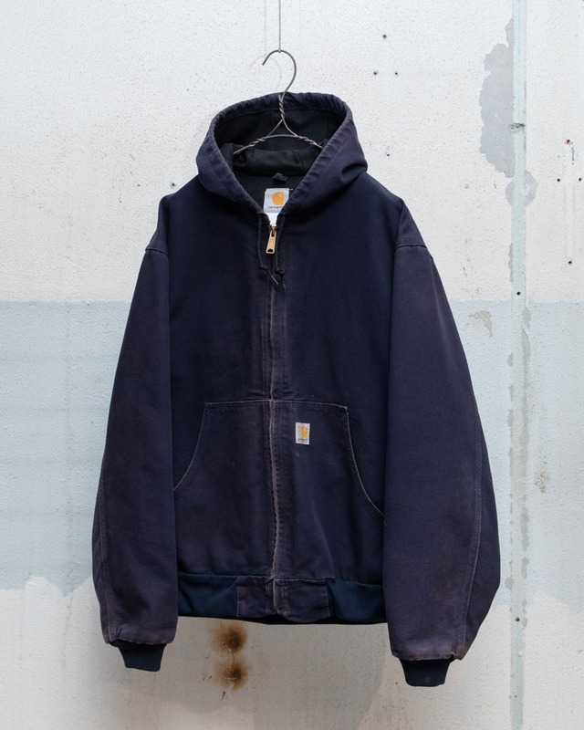 “Carhartt” good damaged active jacket / navy