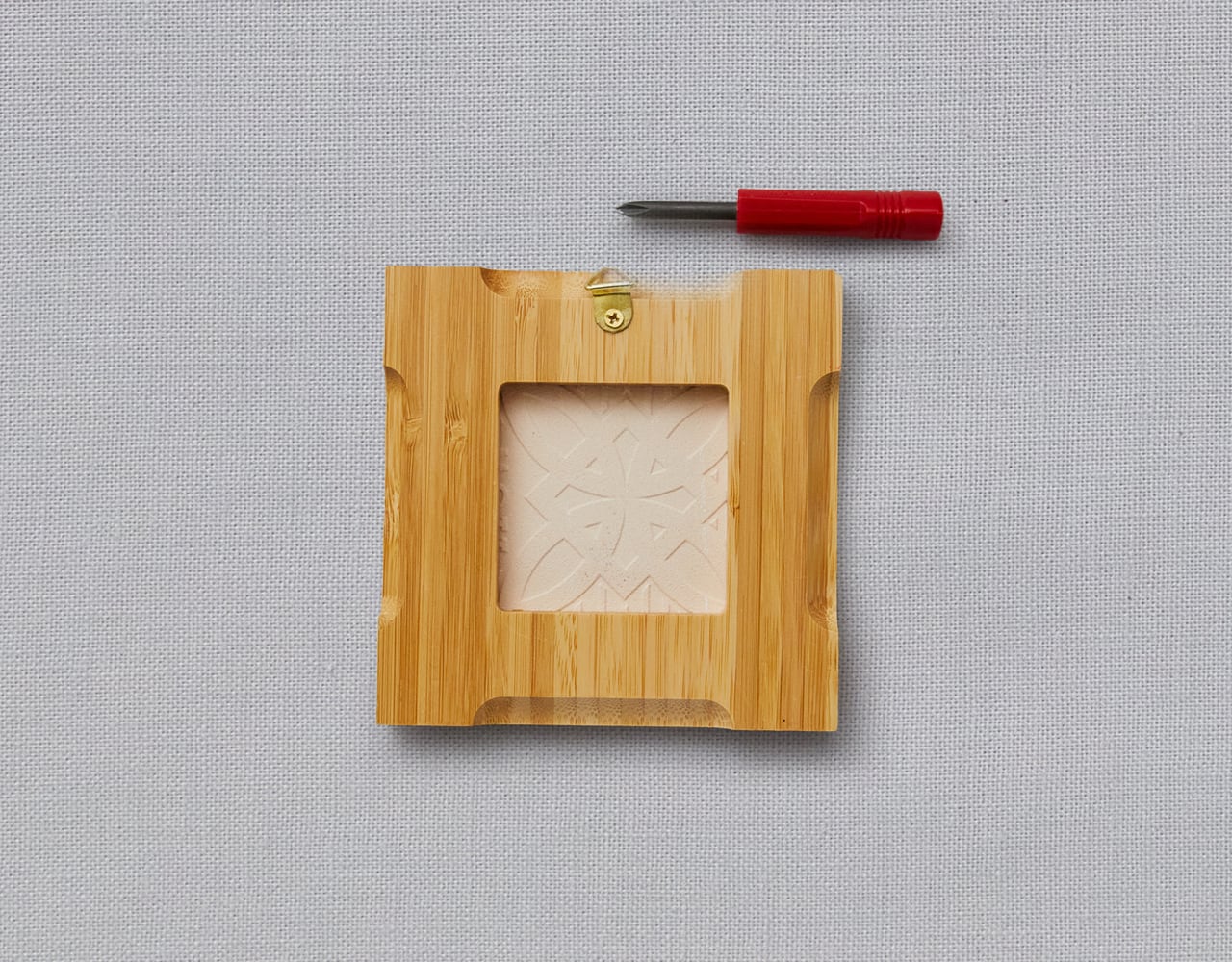 台湾マジョリカタイル「藍寶安康」枠つき | 茶嘉葉