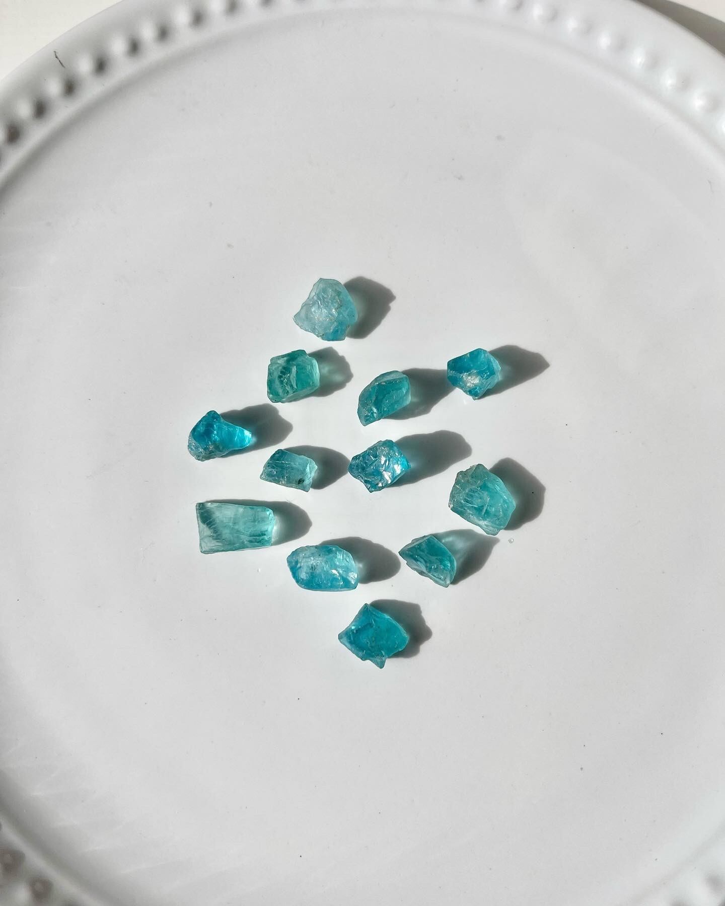 Apatite / アパタイト 原石粒