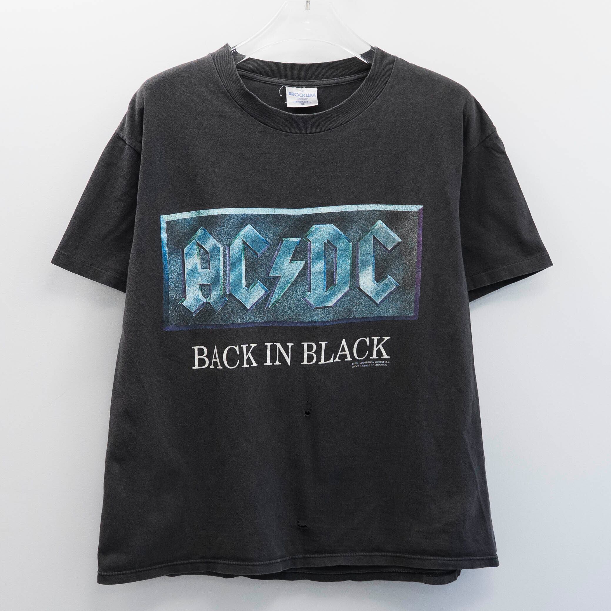 AC/DC " Back In Black " Brockum XL【A3-15】