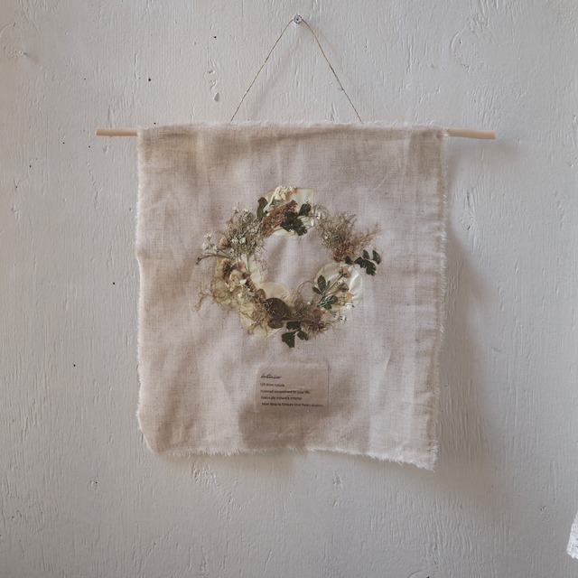 157. 押し花のタペストリー