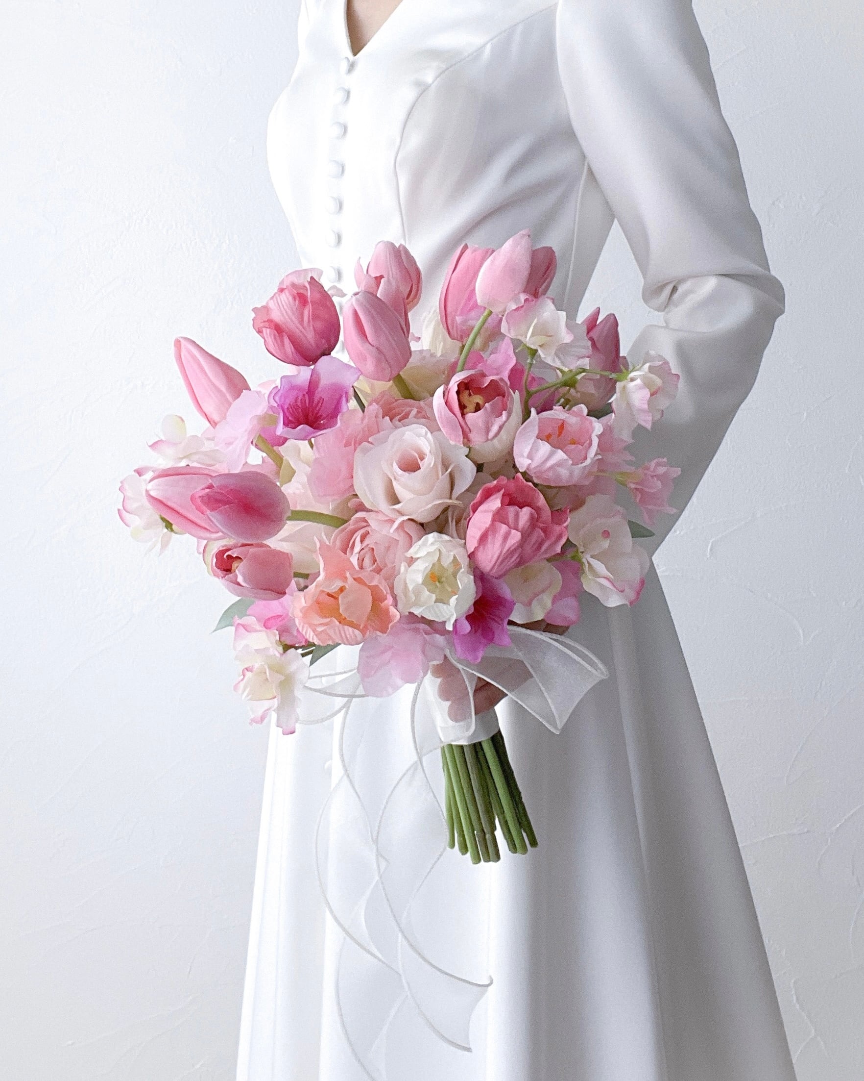 ペールピンク色のチューリップブーケ | ウェディングブーケ専門店