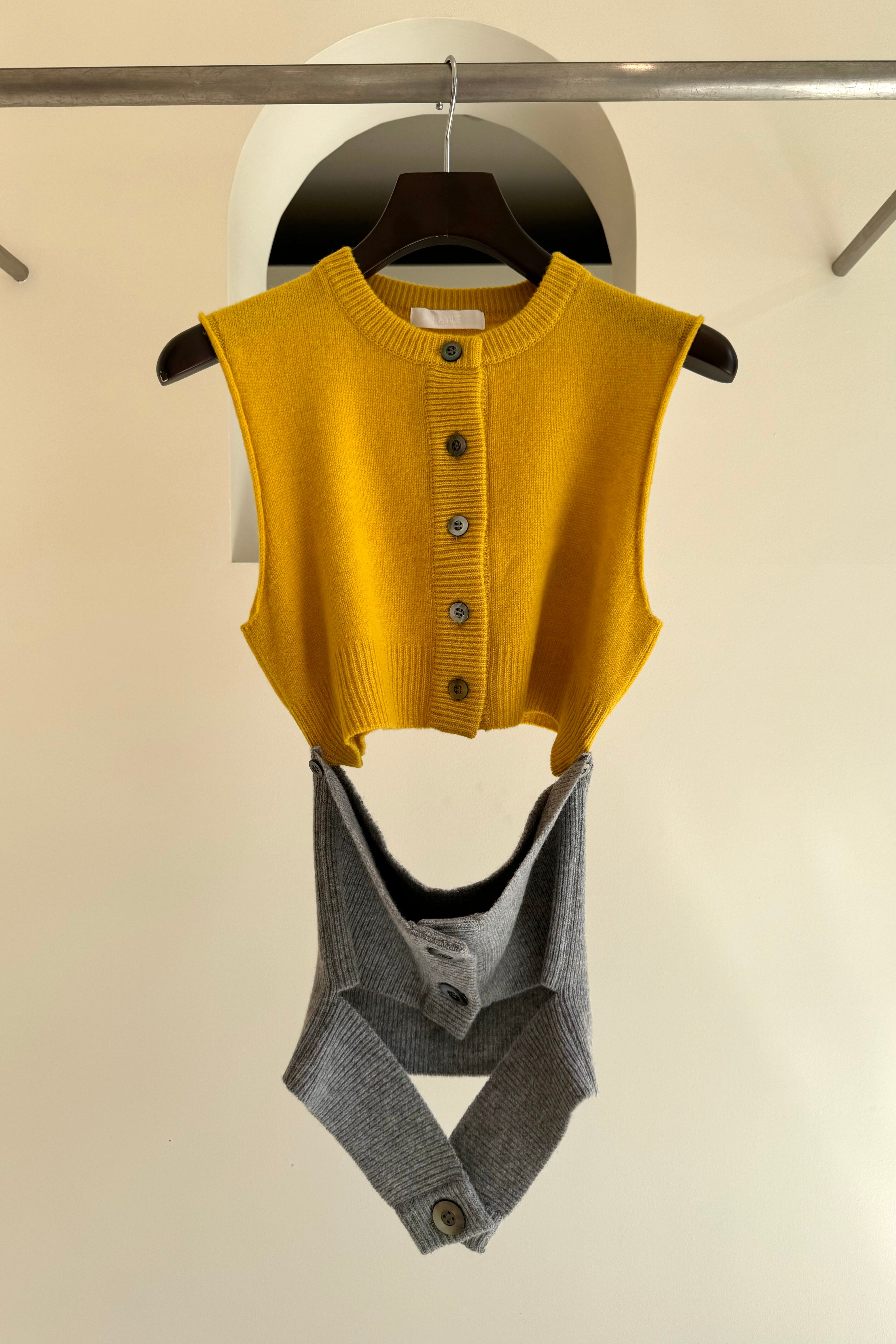 KAYLE】WOOL KNIT VEST WAIST WARMER SET | theour