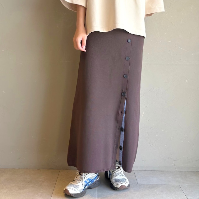 ボタンスリットニットスカート