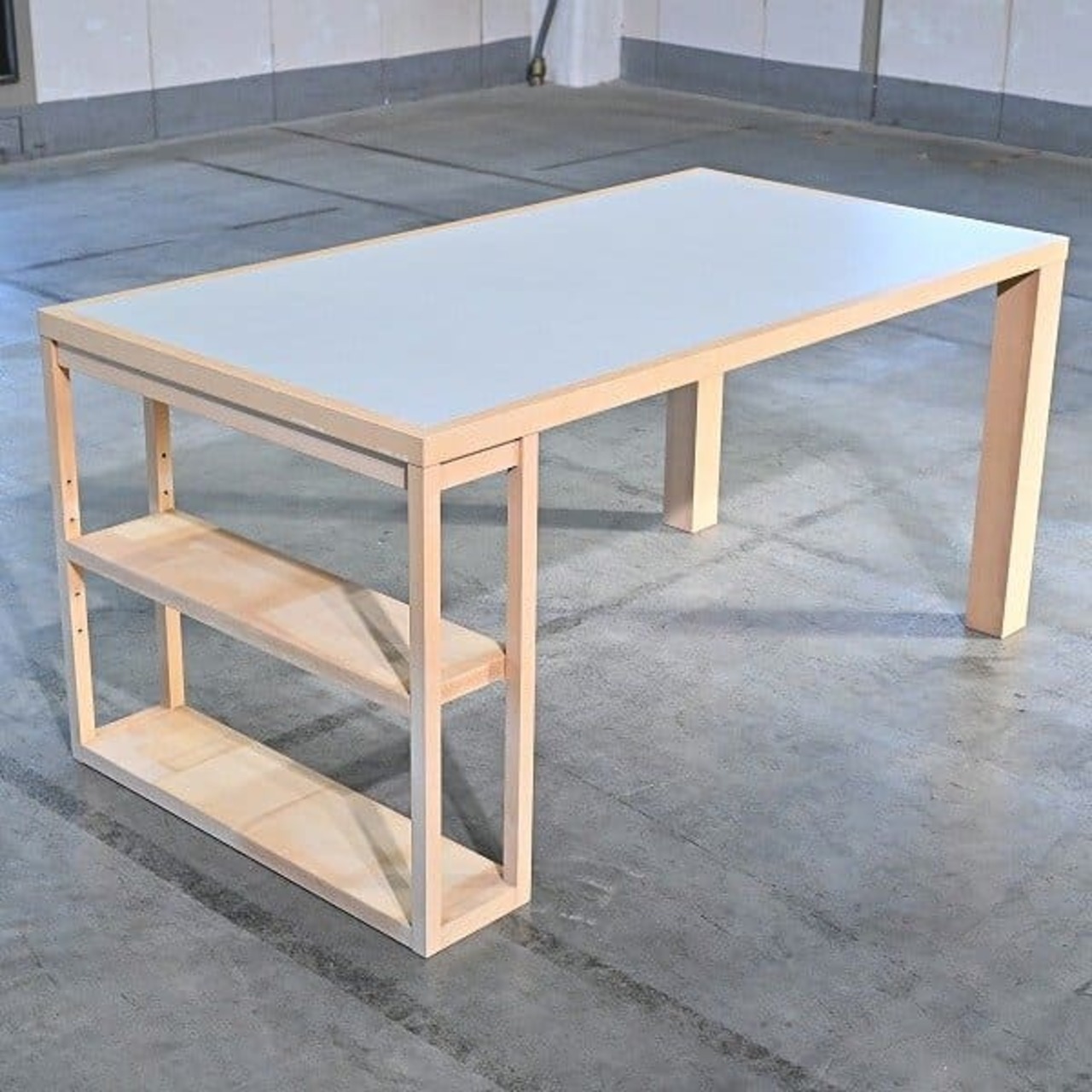 日進木工 シェルフ付きテーブル ビーチ材 無垢 ダイニング デスク リノリウム風 ナチュラル 北欧テイスト nissin 飛騨家具 リビング 棚