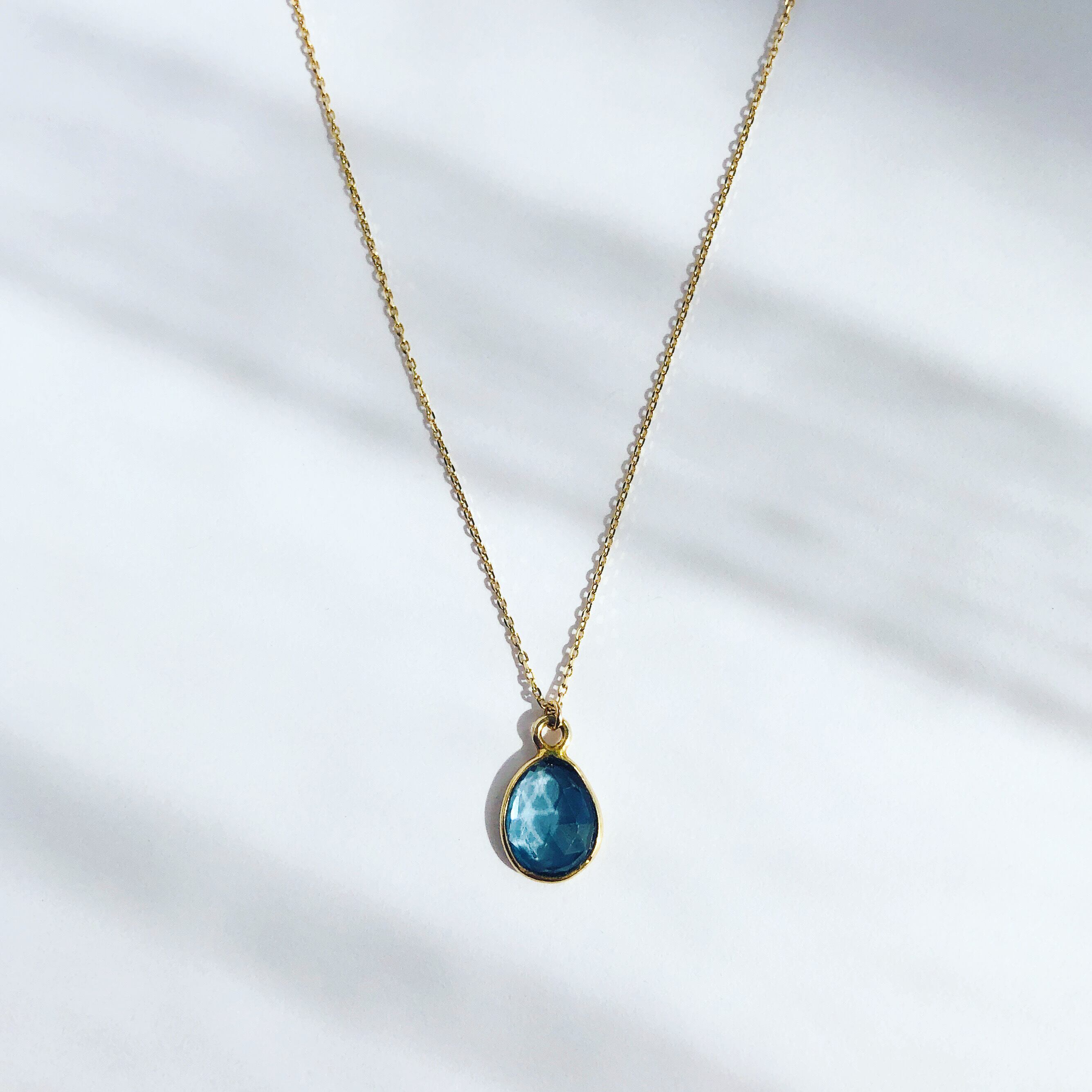 London Blue Topaz Earth Prism Necklace / K10YG 