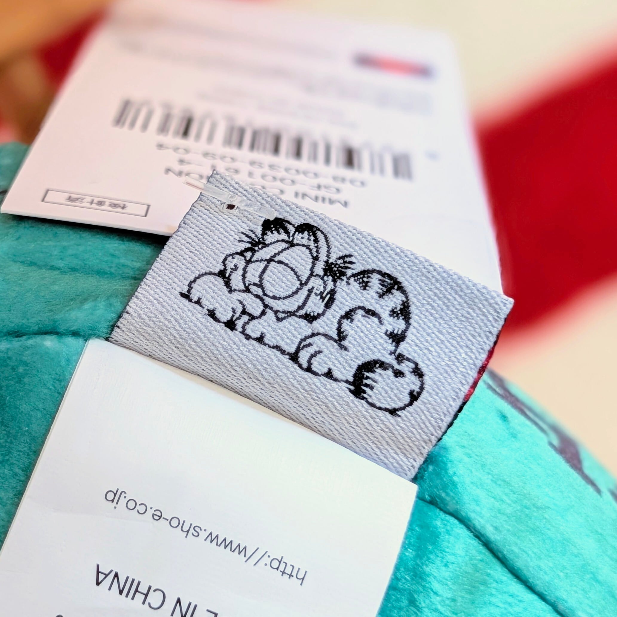 ✨️お昼寝のお供に(⁠^⁠^⁠)✨️【 MINI DIECUT CUSHION ミニダイカット クッション 】Garfield （ ガーフィールド ）/ VINTAGE風〚アメリカン雑貨 アメトイ〛