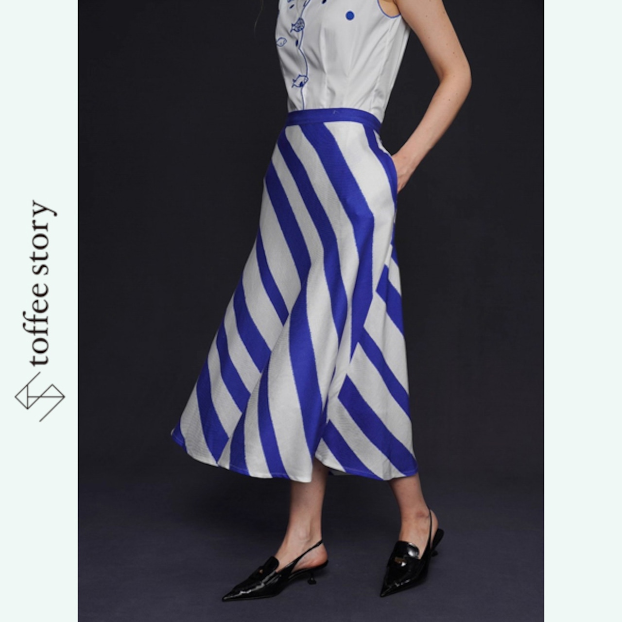 青と白の詩を描く流線ストライプスカート 《C0238》