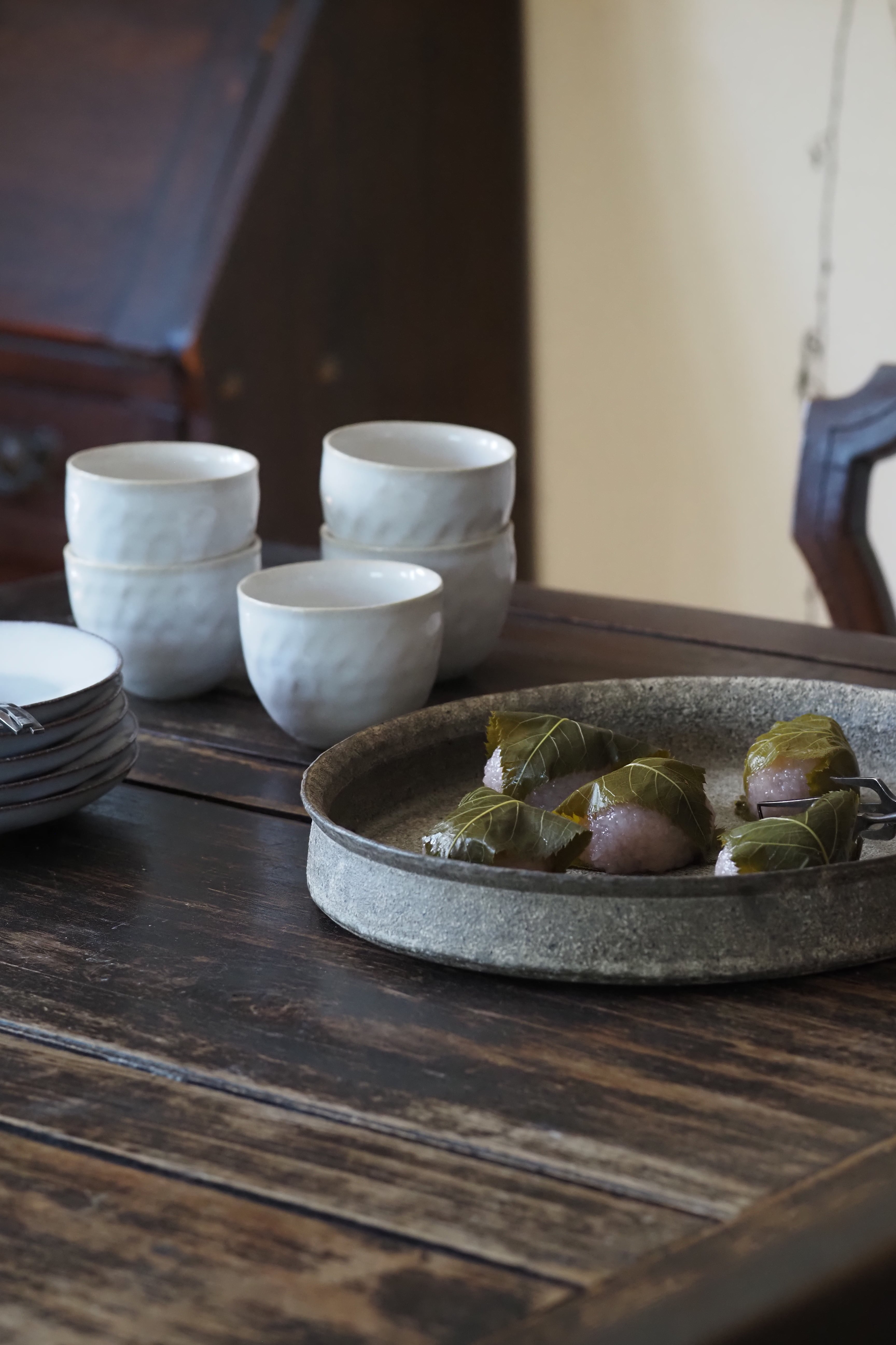村上躍 1.藁白釉茶杯 | 陶屋なづな