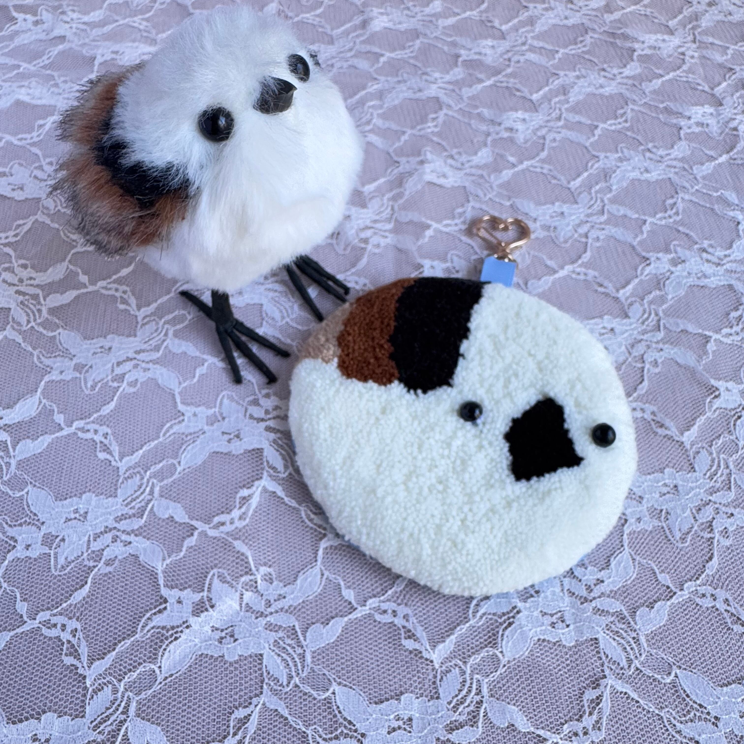 雪の妖精シマエナガさんのフワフワ！ミラーキーホルダー | Mofu Rug