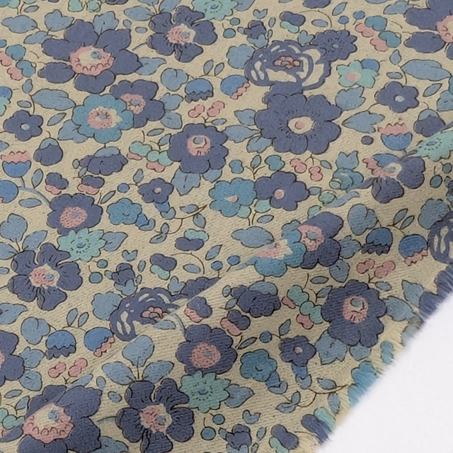 リバティ・ファブリックス　●エアリーコット生地●　Betsy　ベッツィ　ブルー　約108×50cm