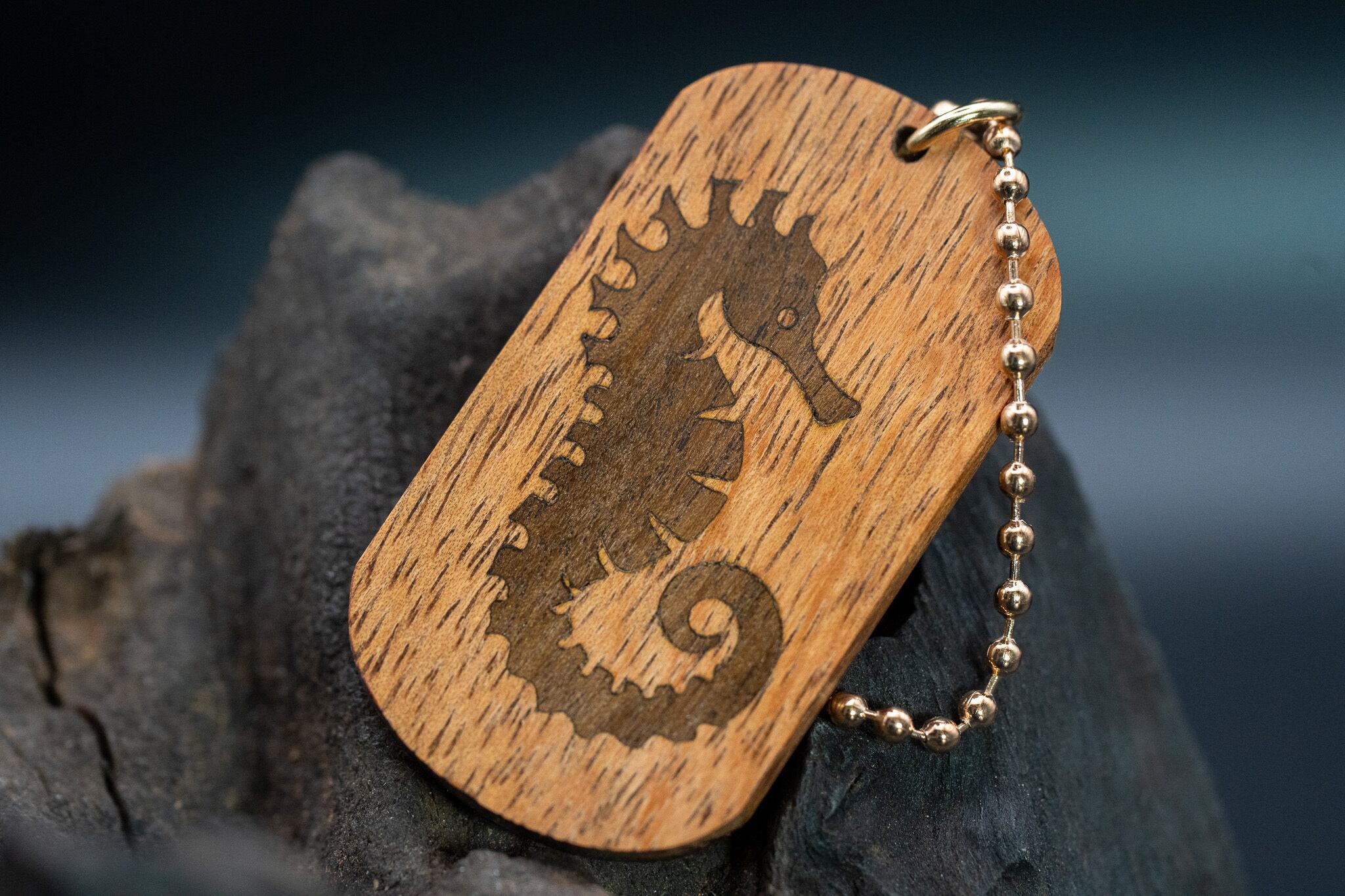 【王族の愛した銘木】 ハワイアンコア ドッグタグ 象嵌 のぼり竜